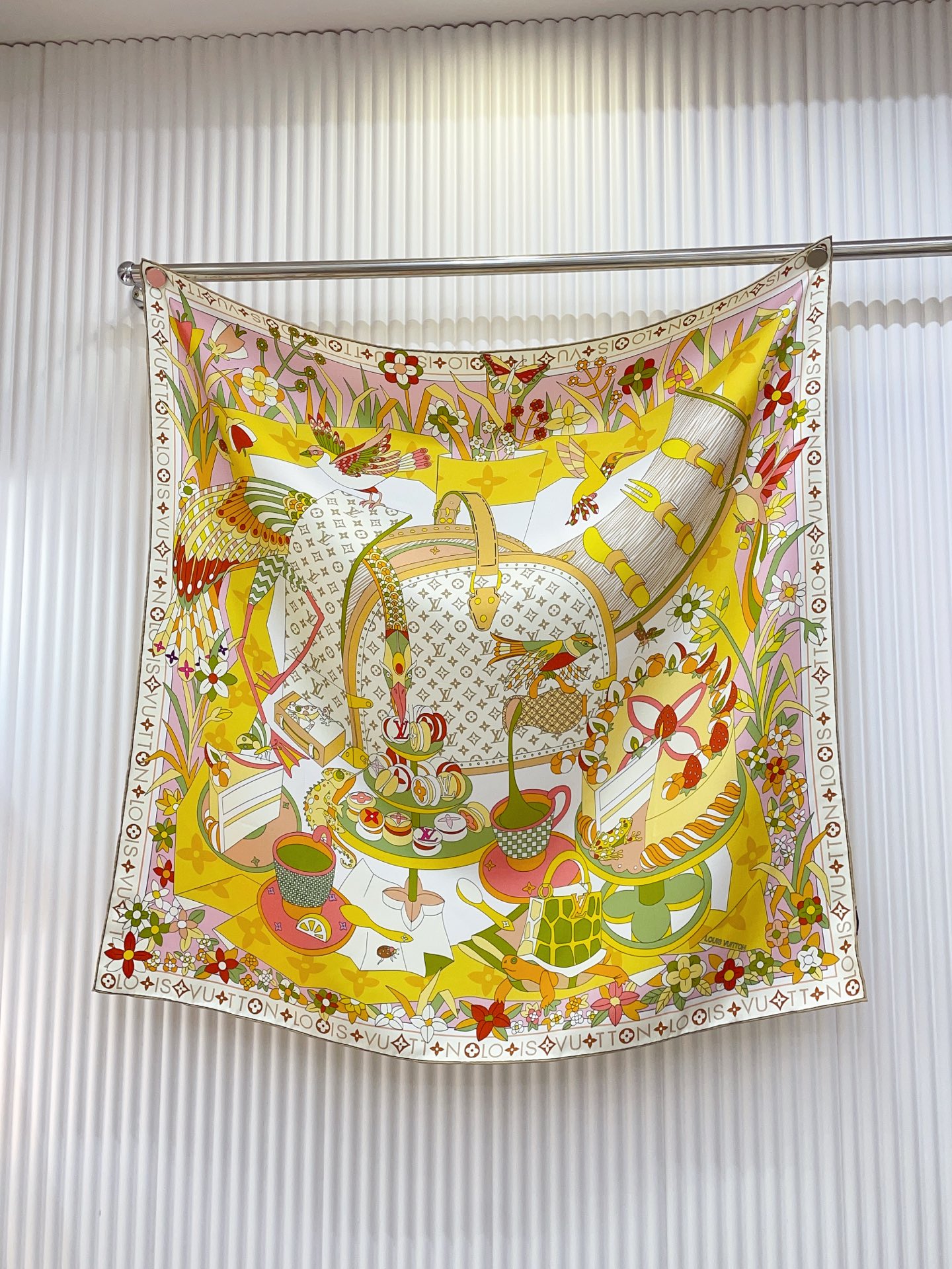 ✨✨【18姆米 双面同色】上身效果疯狂的喜欢❗️专柜也是刚刚上架的，L*最最新款~非常有看头，L的这类元