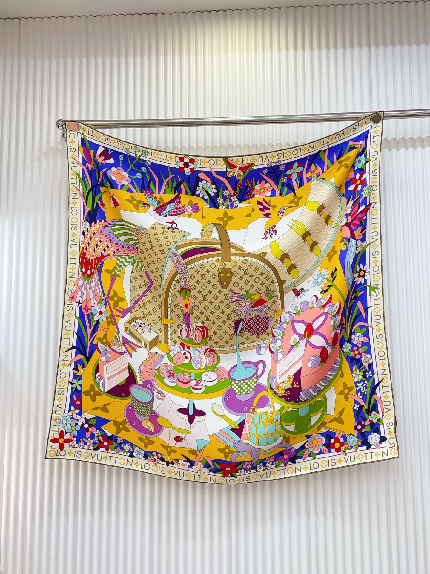 ✨✨【18姆米 双面同色】上身效果疯狂的喜欢❗️专柜也是刚刚上架的，L*最最新款~非常有看头，L的这类元