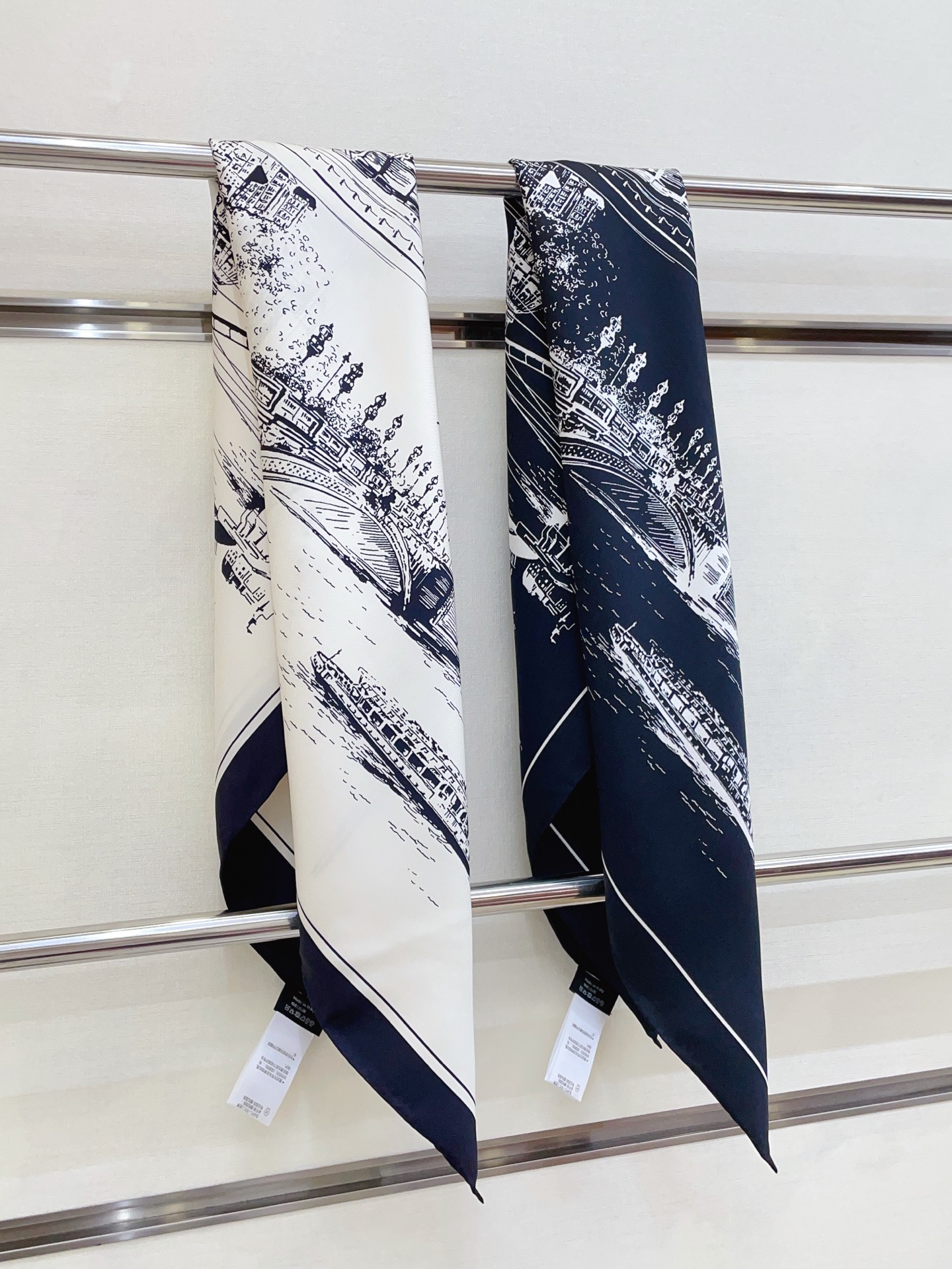 ✨✨【18姆米 双面同色】新款小香‼️美翻了[流泪]最新御用殿堂级极品‼️经典元素图案设计风格❗️美丽至