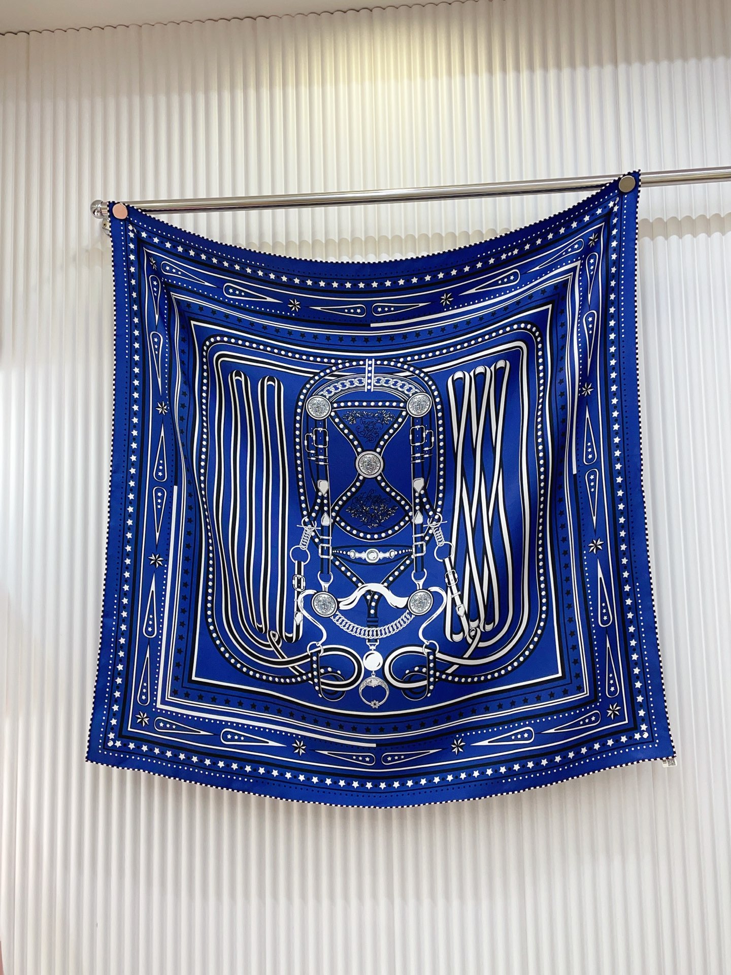 ✨✨【18姆米 双面同色】H**S真丝新款🆕👏👏买了都说好看‼️推荐💕【盛大欢庆🎊 90】真丝方巾，顶级