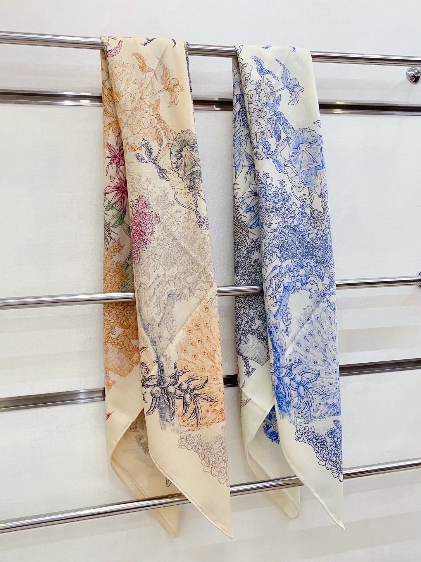 ✨✨【双面同色 丝毛款】H家羊绒新款 买了都说好看‼️推荐💕【城市花园 140】羊绒方巾‼️H家ZG爆款