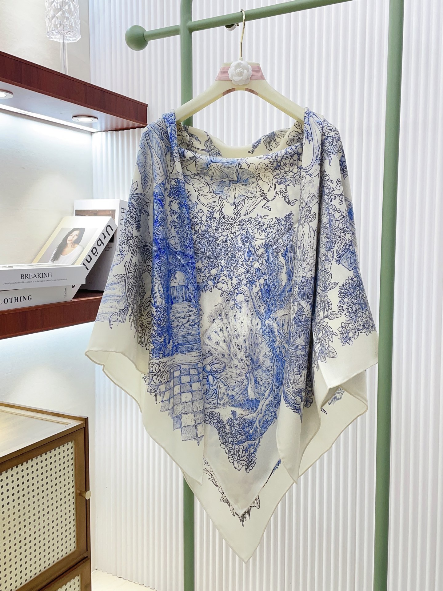 ✨✨【双面同色 丝毛款】H家羊绒新款 买了都说好看‼️推荐💕【城市花园 140】羊绒方巾‼️H家ZG爆款