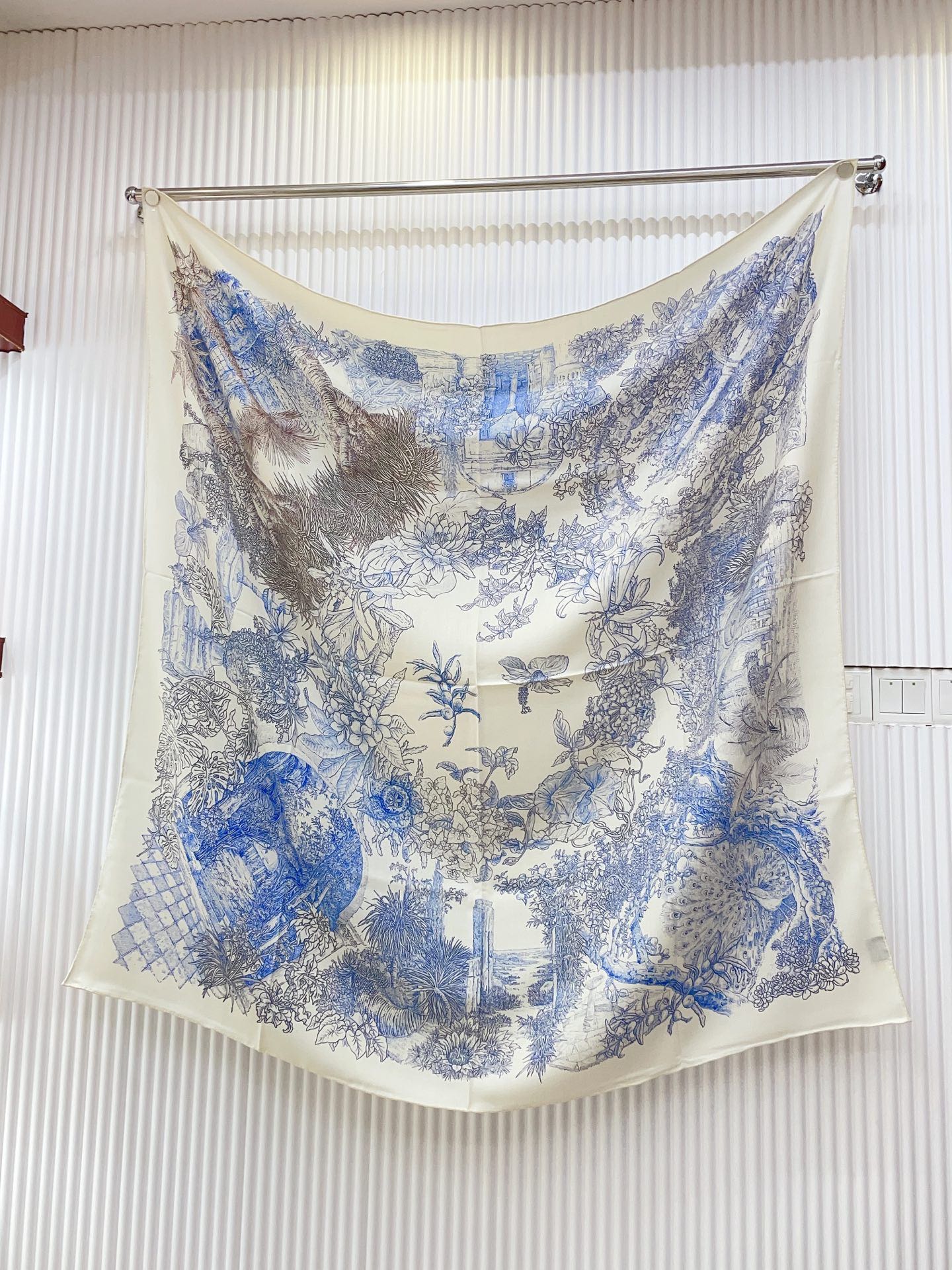 ✨✨【双面同色 丝毛款】H家羊绒新款 买了都说好看‼️推荐💕【城市花园 140】羊绒方巾‼️H家ZG爆款