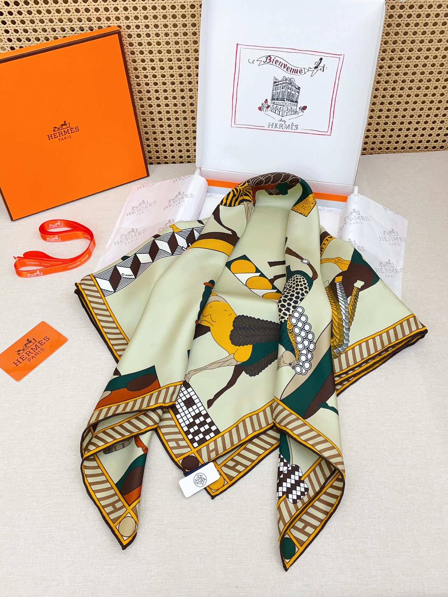 ✨✨【18姆米 双面同色】H**S真丝新款🆕👏👏买了都说好看‼️推荐💕【全速前进 90】真丝方巾，顶级工