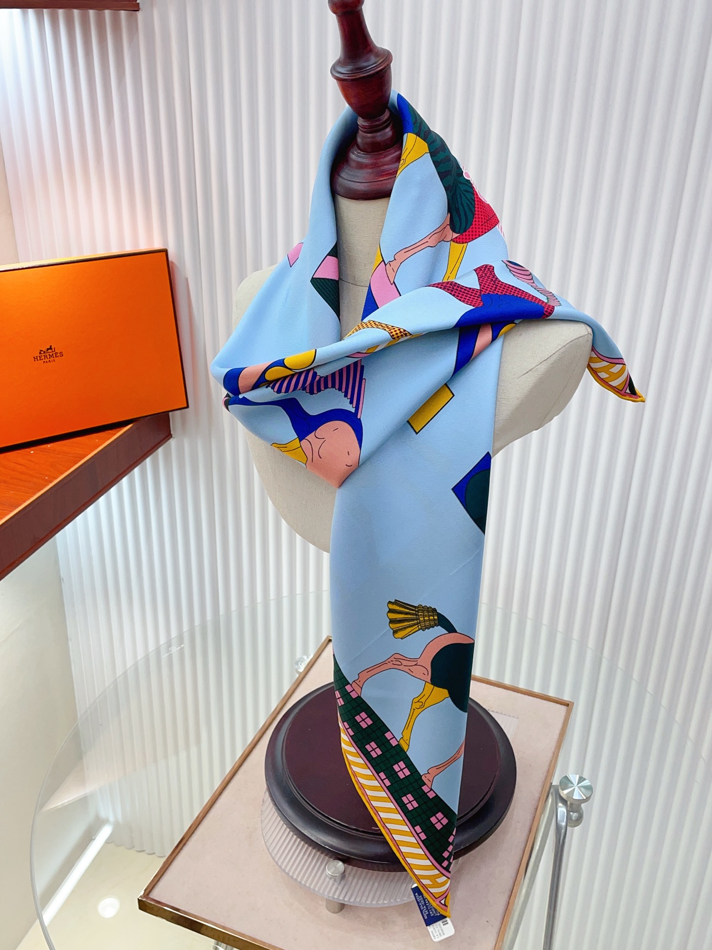 ✨✨【18姆米 双面同色】H**S真丝新款🆕👏👏买了都说好看‼️推荐💕【全速前进 90】真丝方巾，顶级工