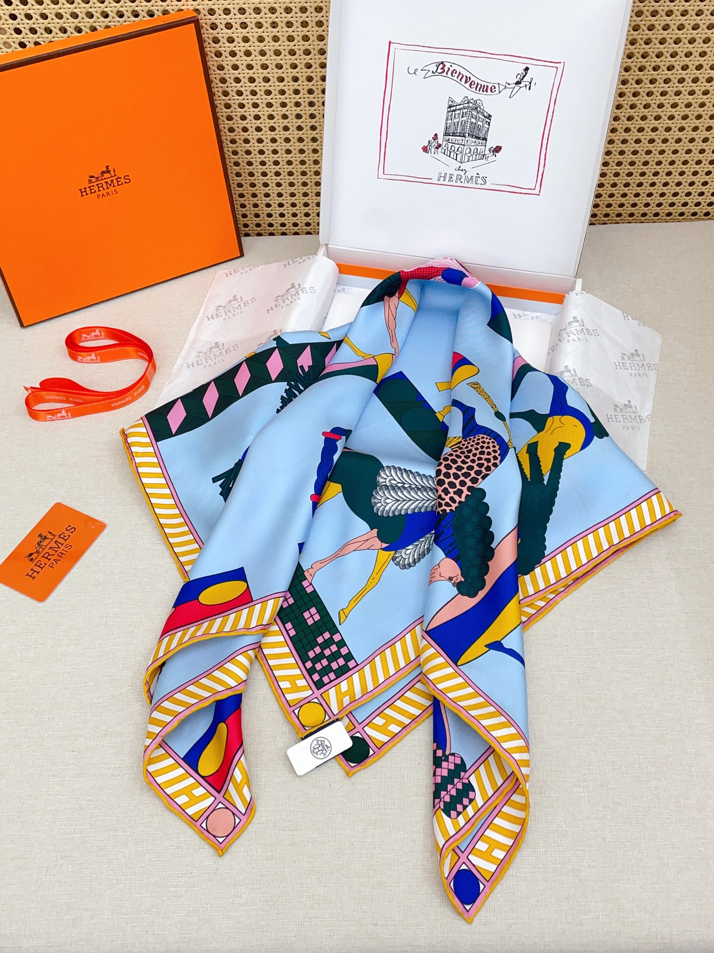 ✨✨【18姆米 双面同色】H**S真丝新款🆕👏👏买了都说好看‼️推荐💕【全速前进 90】真丝方巾，顶级工