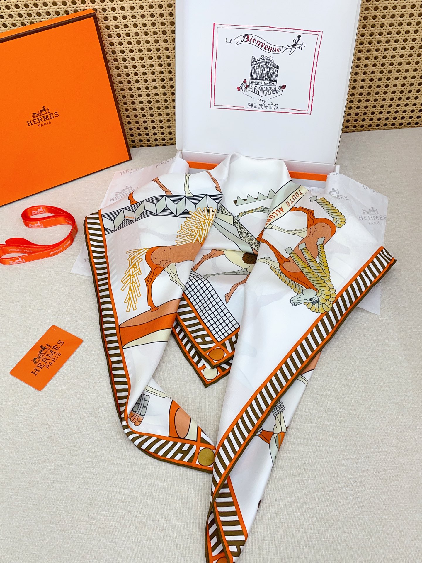 ✨✨【18姆米 双面同色】H**S真丝新款🆕👏👏买了都说好看‼️推荐💕【全速前进 90】真丝方巾，顶级工