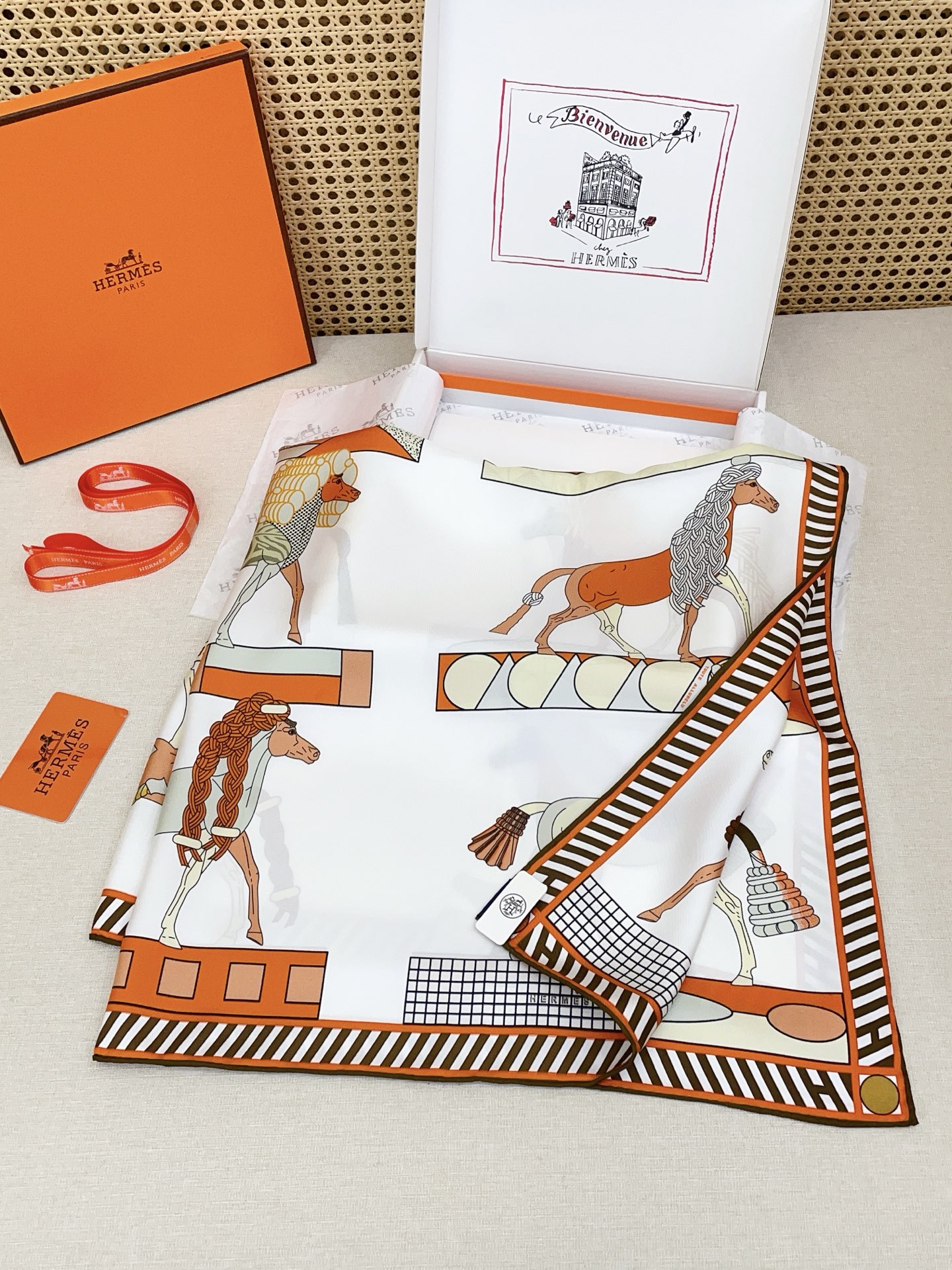 ✨✨【18姆米 双面同色】H**S真丝新款🆕👏👏买了都说好看‼️推荐💕【全速前进 90】真丝方巾，顶级工