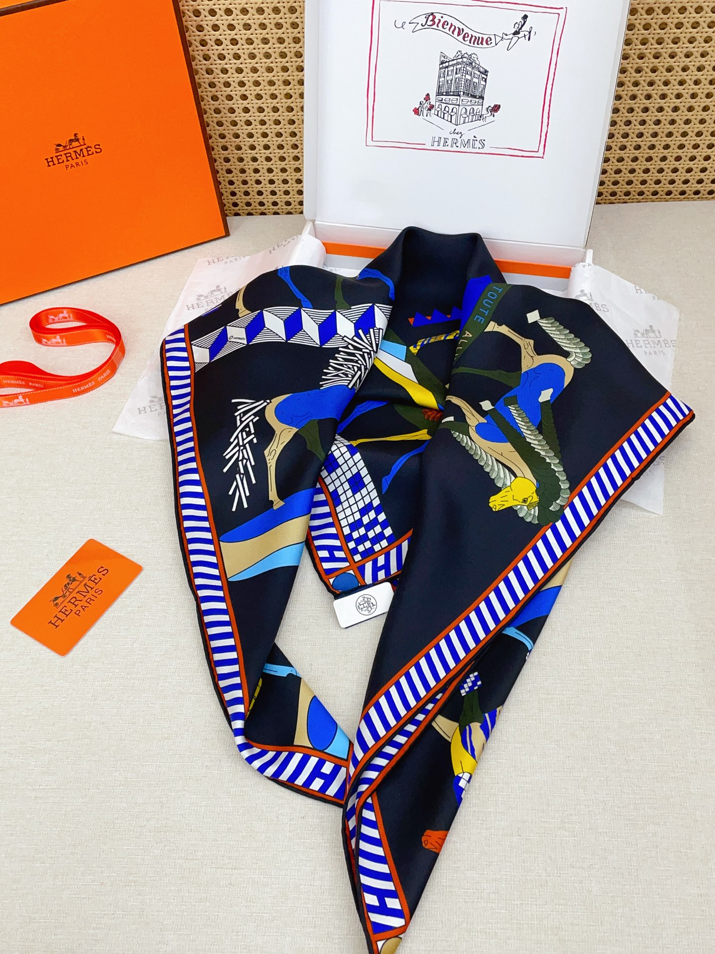 ✨✨【18姆米 双面同色】H**S真丝新款🆕👏👏买了都说好看‼️推荐💕【全速前进 90】真丝方巾，顶级工