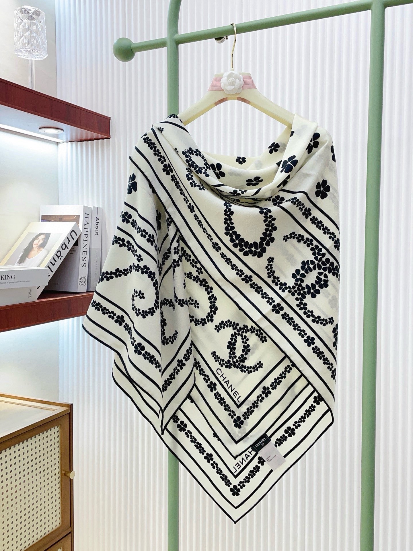 ✨✨【双面同色 丝毛款】小香 羊绒方巾‼️抢‼️VIP推荐 ‼️👍下手一定要快【高端 大爱 ‼️纯羊绒 