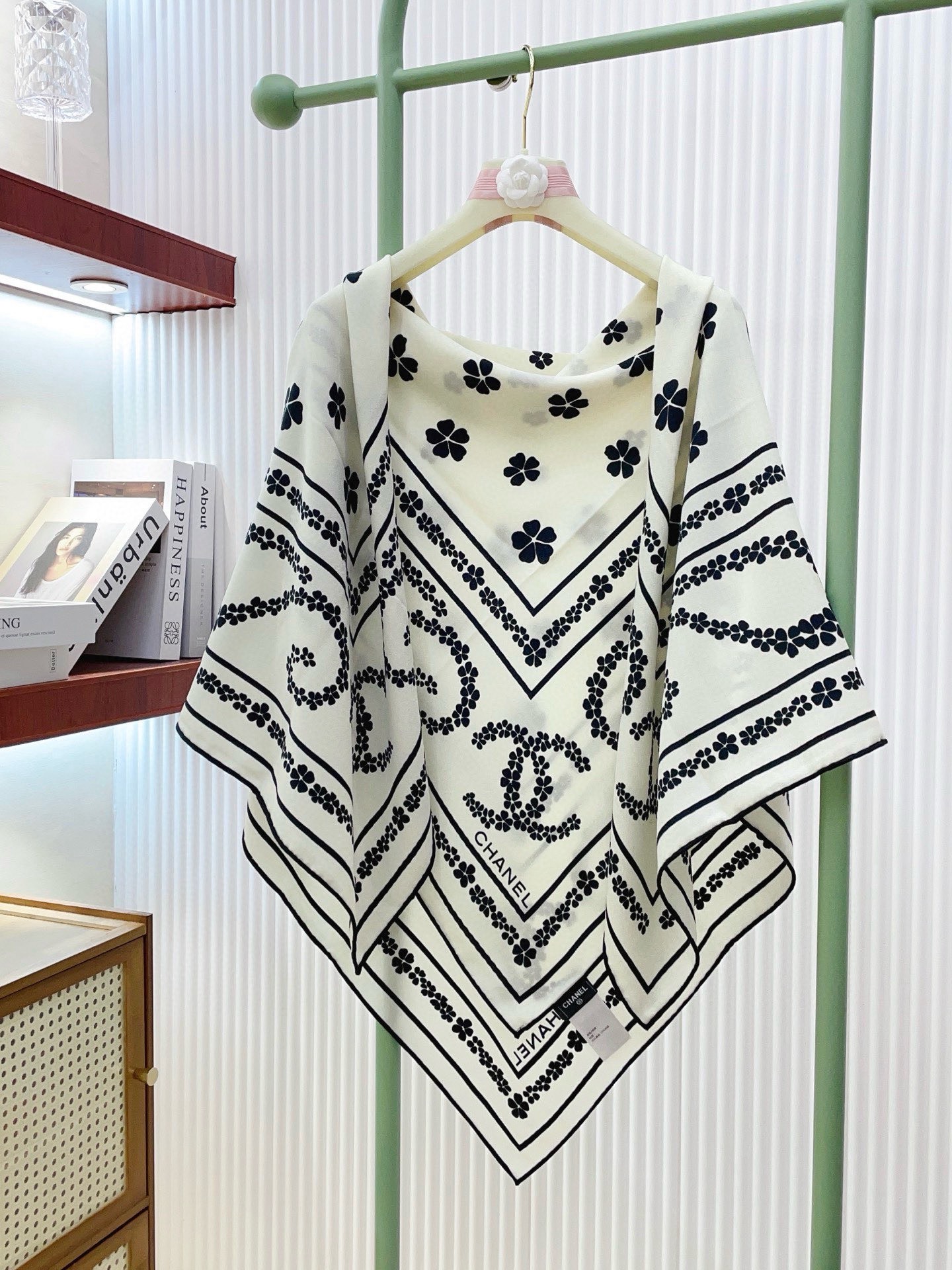 ✨✨【双面同色 丝毛款】小香 羊绒方巾‼️抢‼️VIP推荐 ‼️👍下手一定要快【高端 大爱 ‼️纯羊绒 