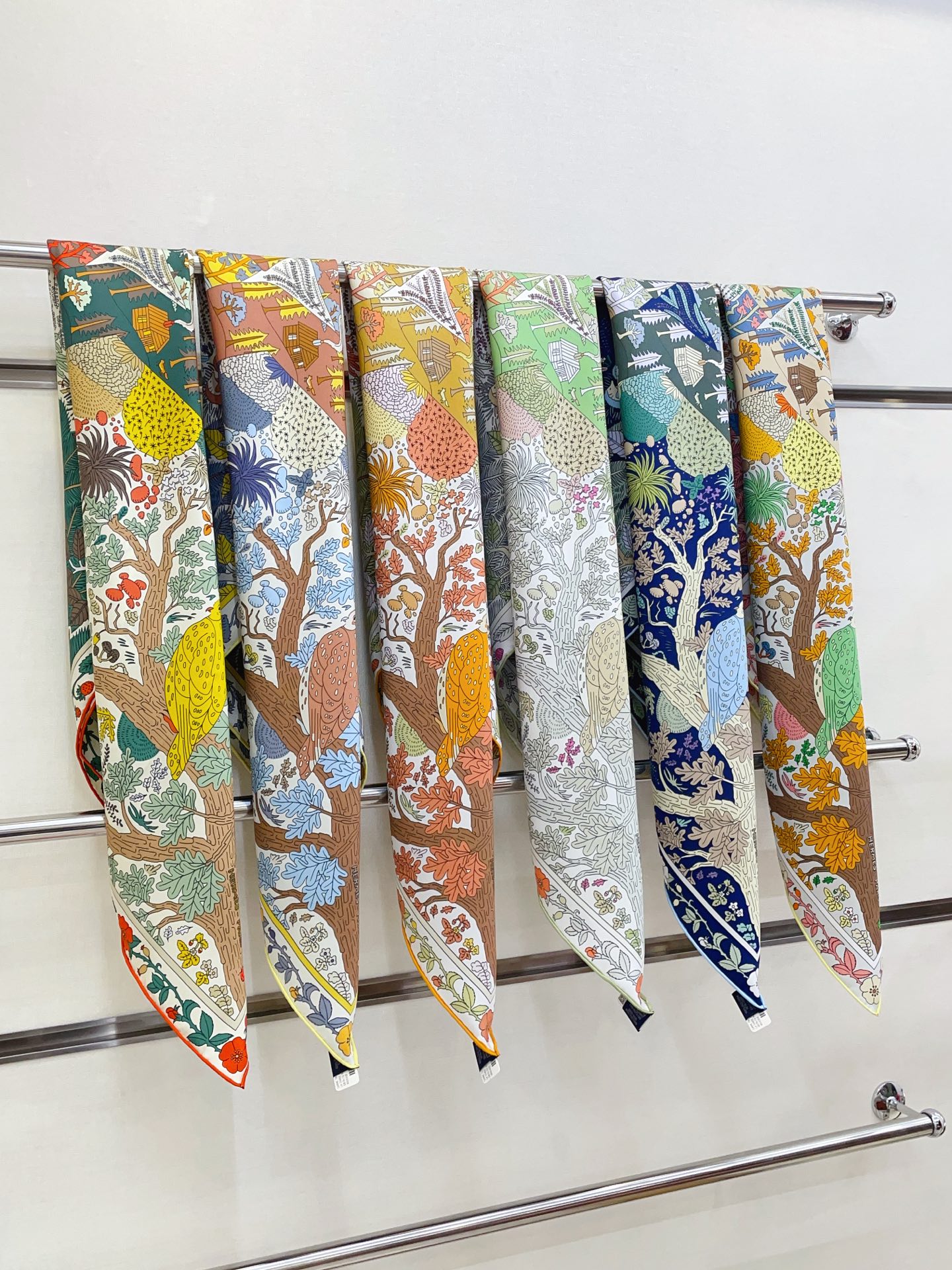 ✨✨【18姆米 双面同色】H**S真丝新款🆕👏👏买了都说好看‼️推荐💕【于月神之怀 90】真丝方巾，顶级