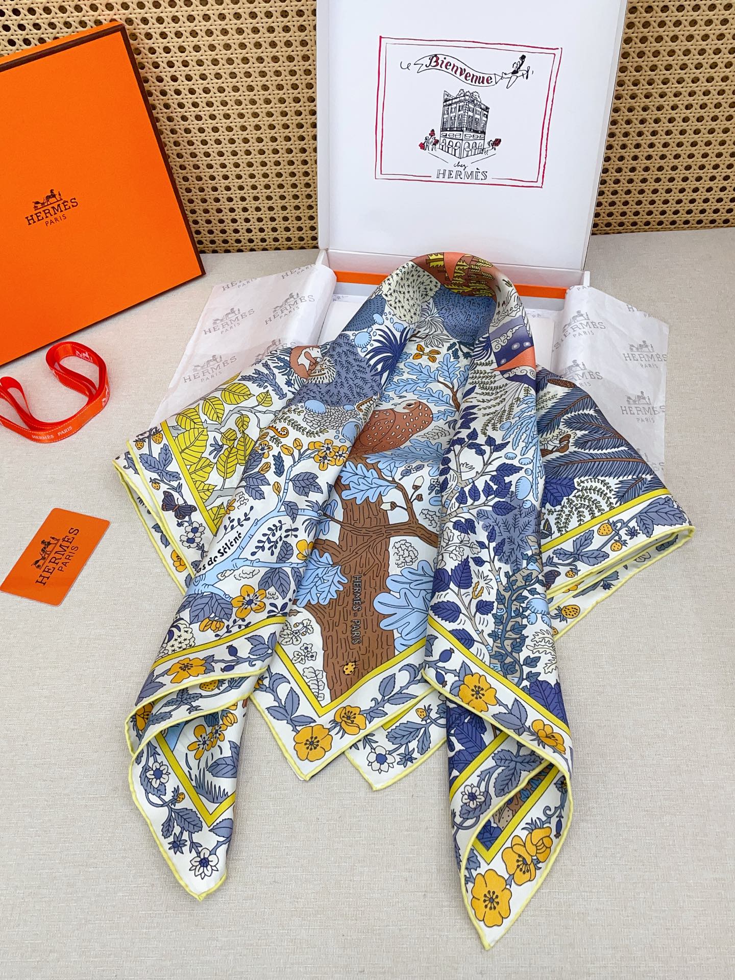 ✨✨【18姆米 双面同色】H**S真丝新款🆕👏👏买了都说好看‼️推荐💕【于月神之怀 90】真丝方巾，顶级