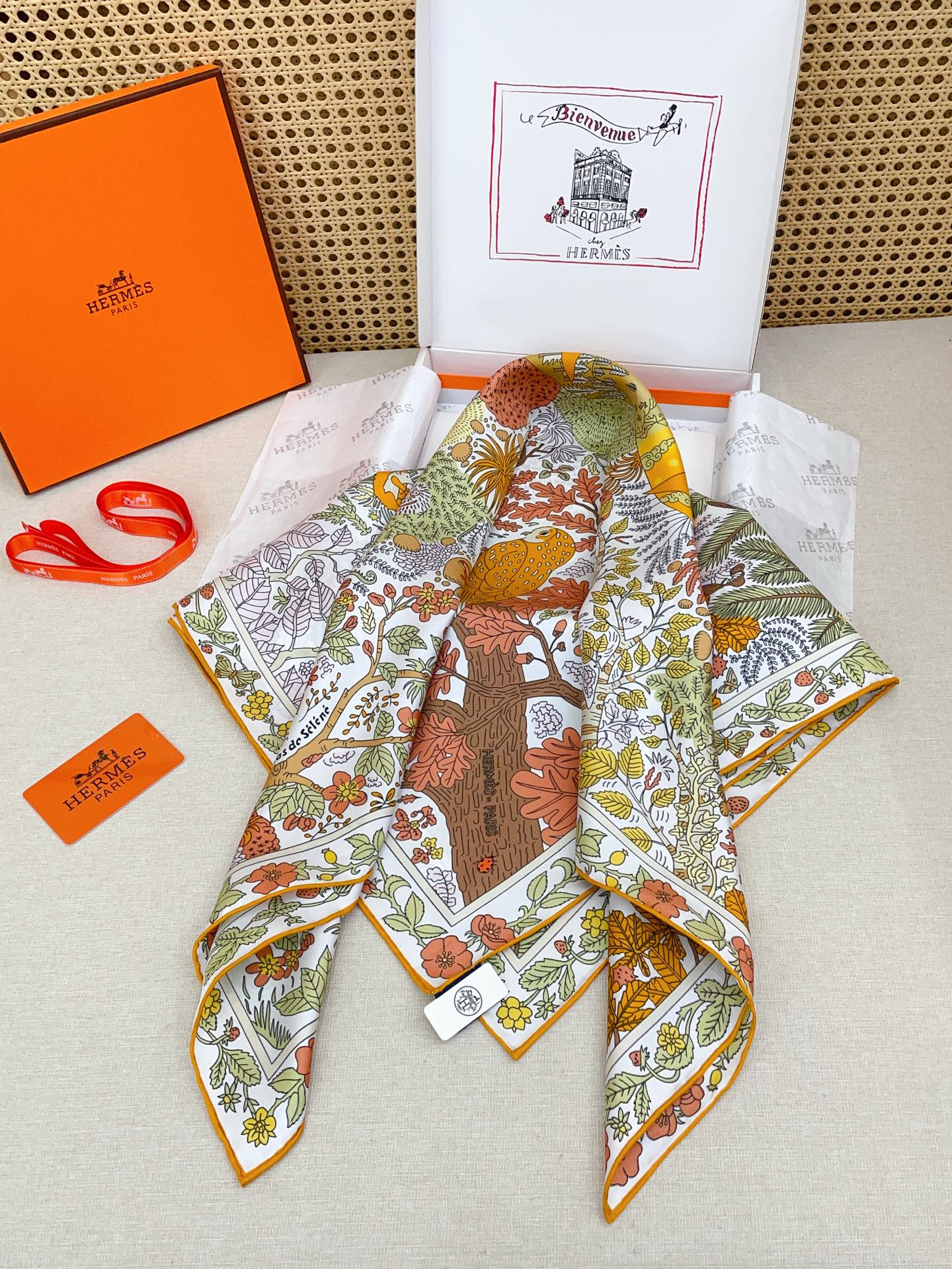 ✨✨【18姆米 双面同色】H**S真丝新款🆕👏👏买了都说好看‼️推荐💕【于月神之怀 90】真丝方巾，顶级