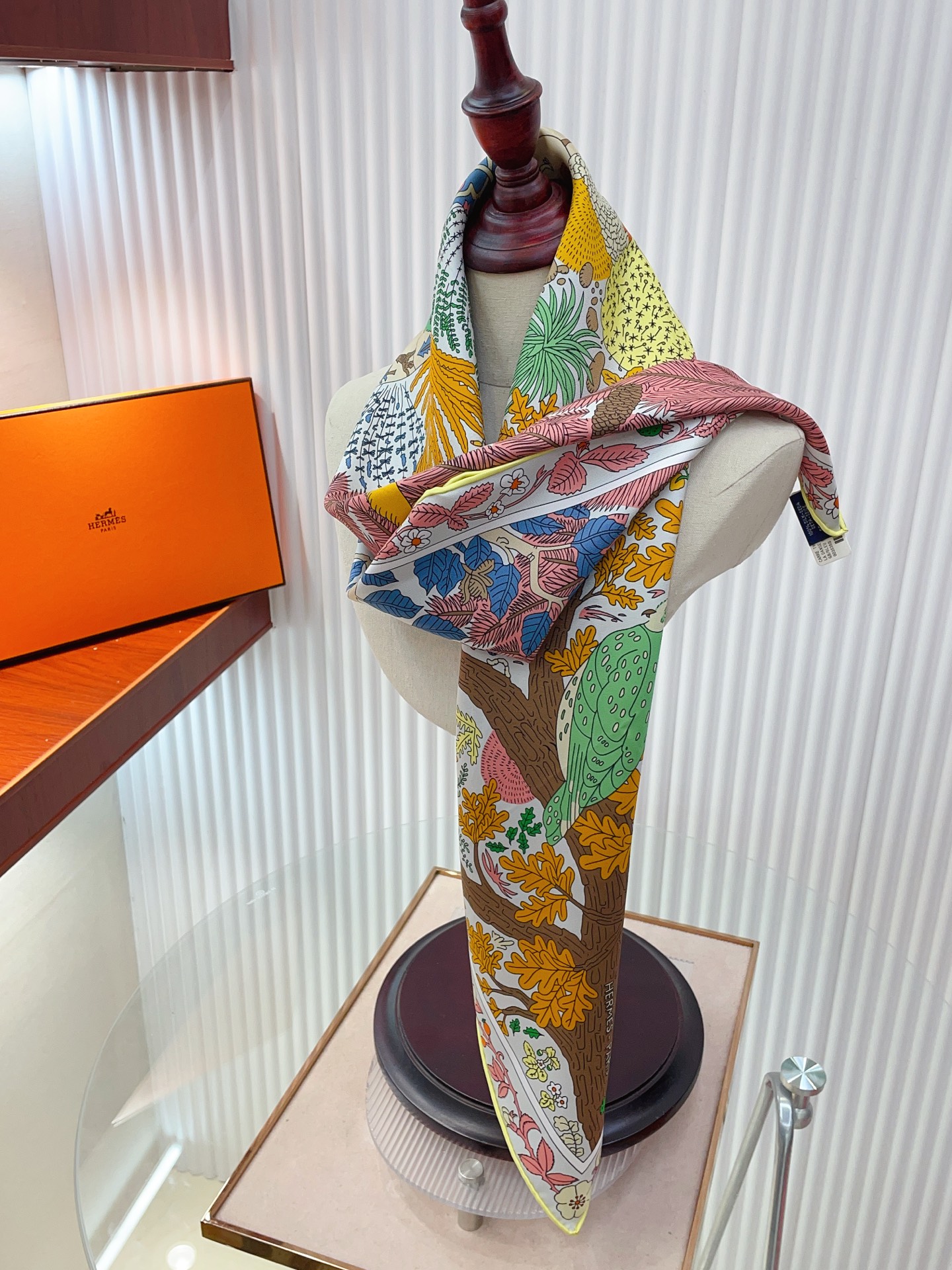 ✨✨【18姆米 双面同色】H**S真丝新款🆕👏👏买了都说好看‼️推荐💕【于月神之怀 90】真丝方巾，顶级