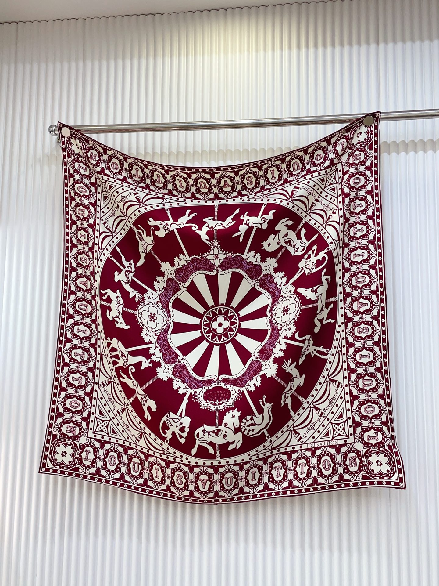 ✨✨【18姆米 双面同色】上身效果疯狂的喜欢❗️专柜也是刚刚上架的，L*最最新款~非常有看头，L的这类元