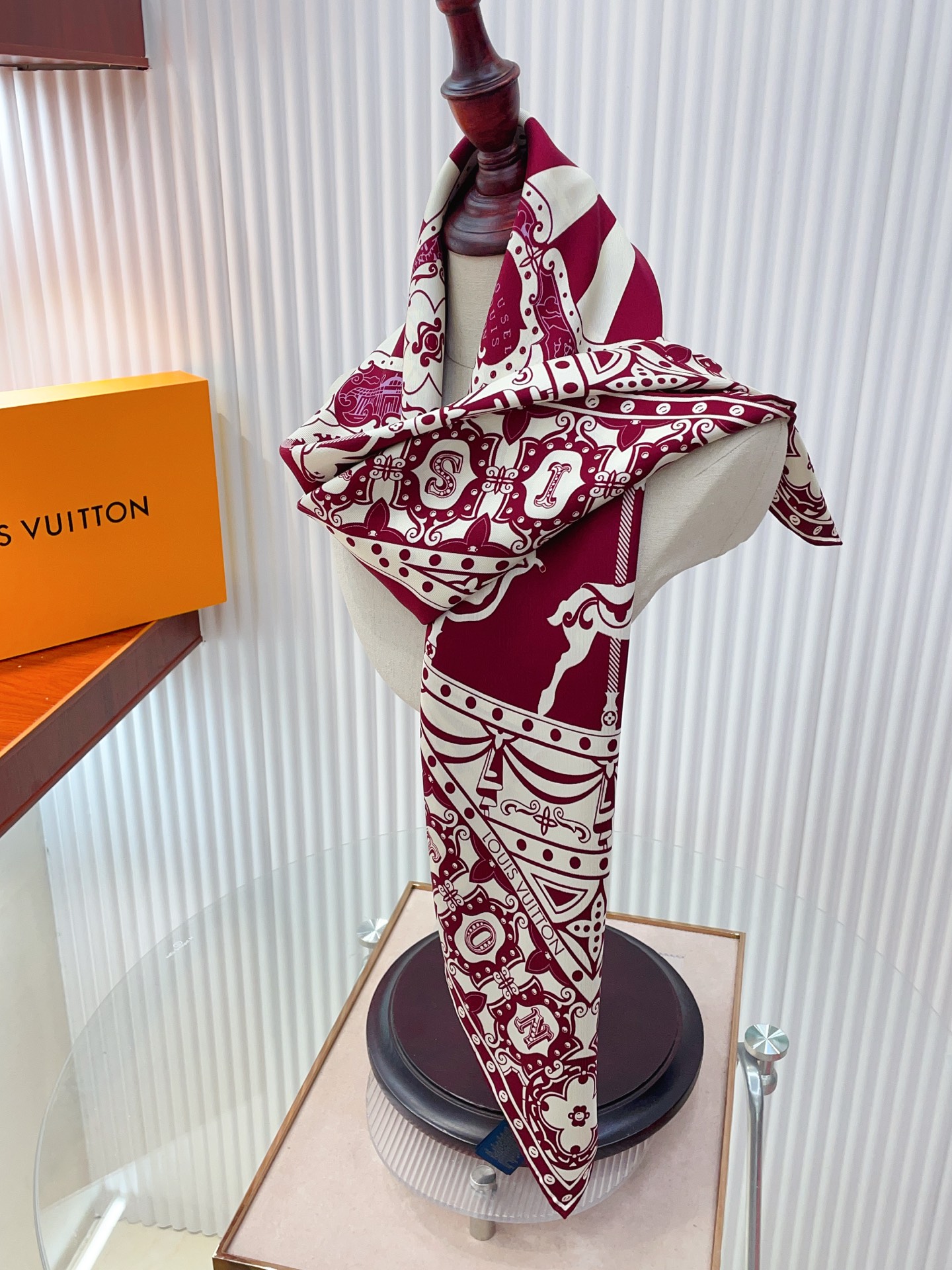 ✨✨【18姆米 双面同色】上身效果疯狂的喜欢❗️专柜也是刚刚上架的，L*最最新款~非常有看头，L的这类元