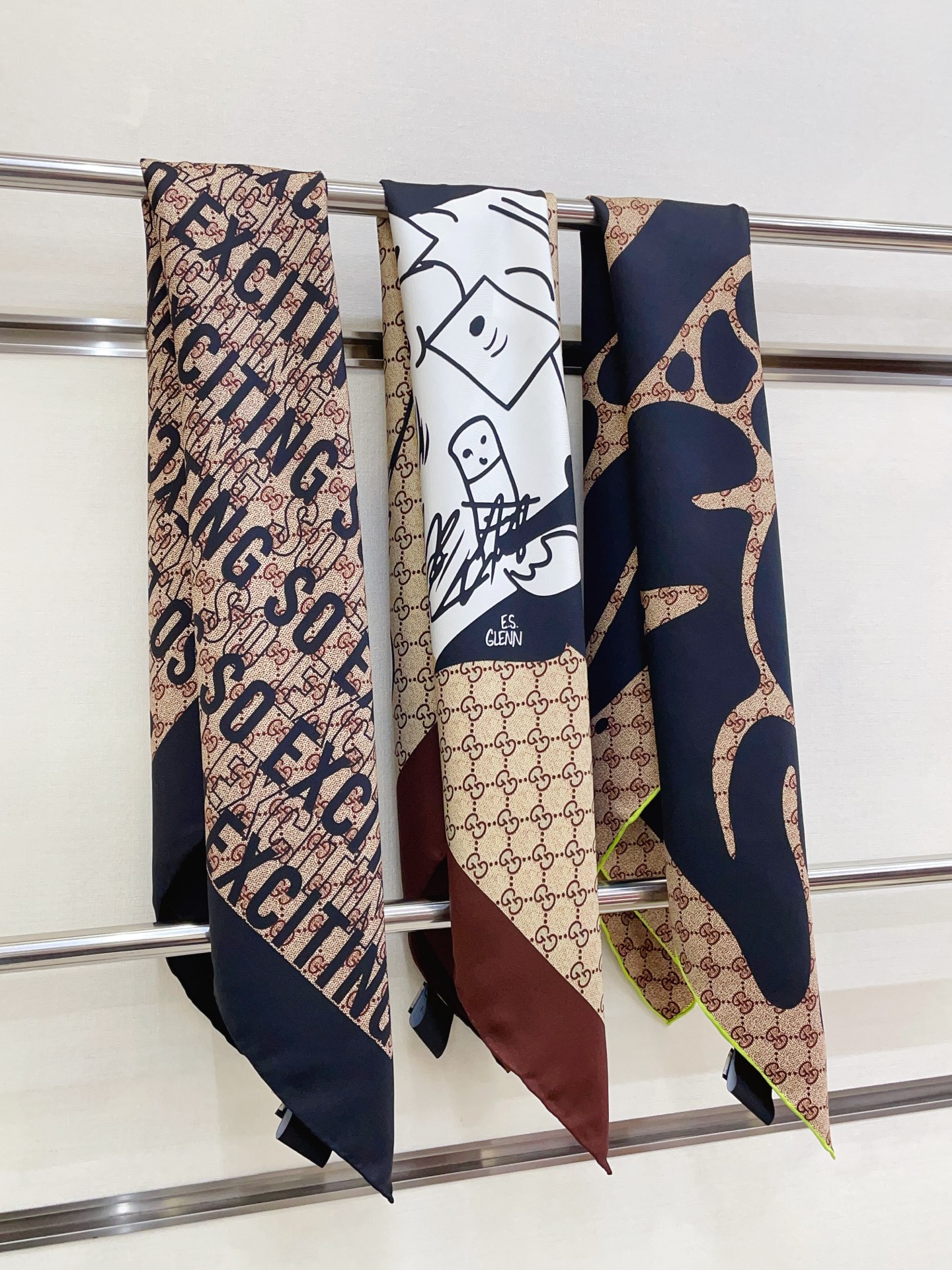 ✨✨【18姆米 双面同色】G家真丝新款🆕👏👏买了都说好看‼️推荐💕真丝方巾，顶级工艺超值‼️专柜爆款🎁💟