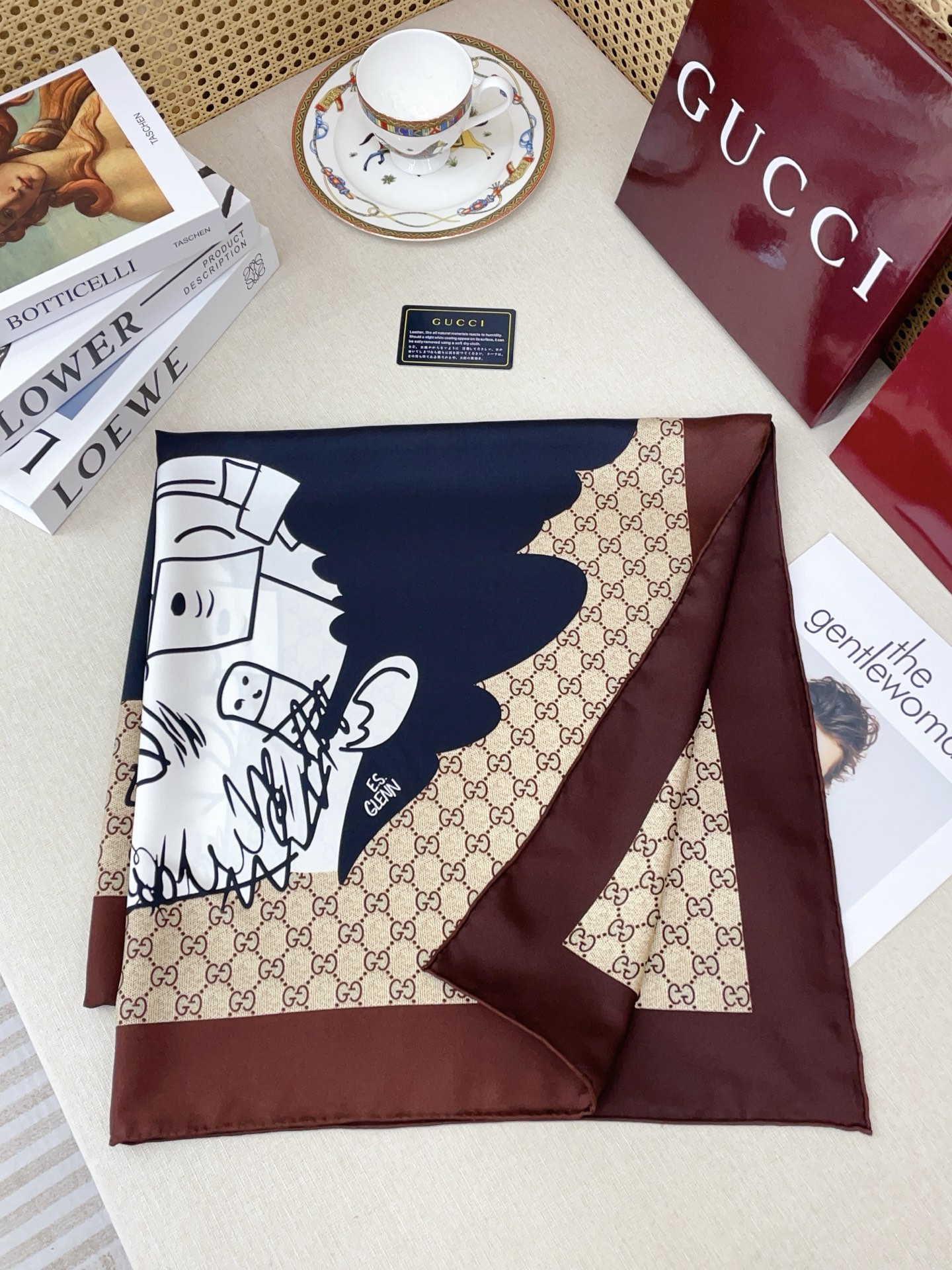 ✨✨【18姆米 双面同色】G家真丝新款🆕👏👏买了都说好看‼️推荐💕真丝方巾，顶级工艺超值‼️专柜爆款🎁💟