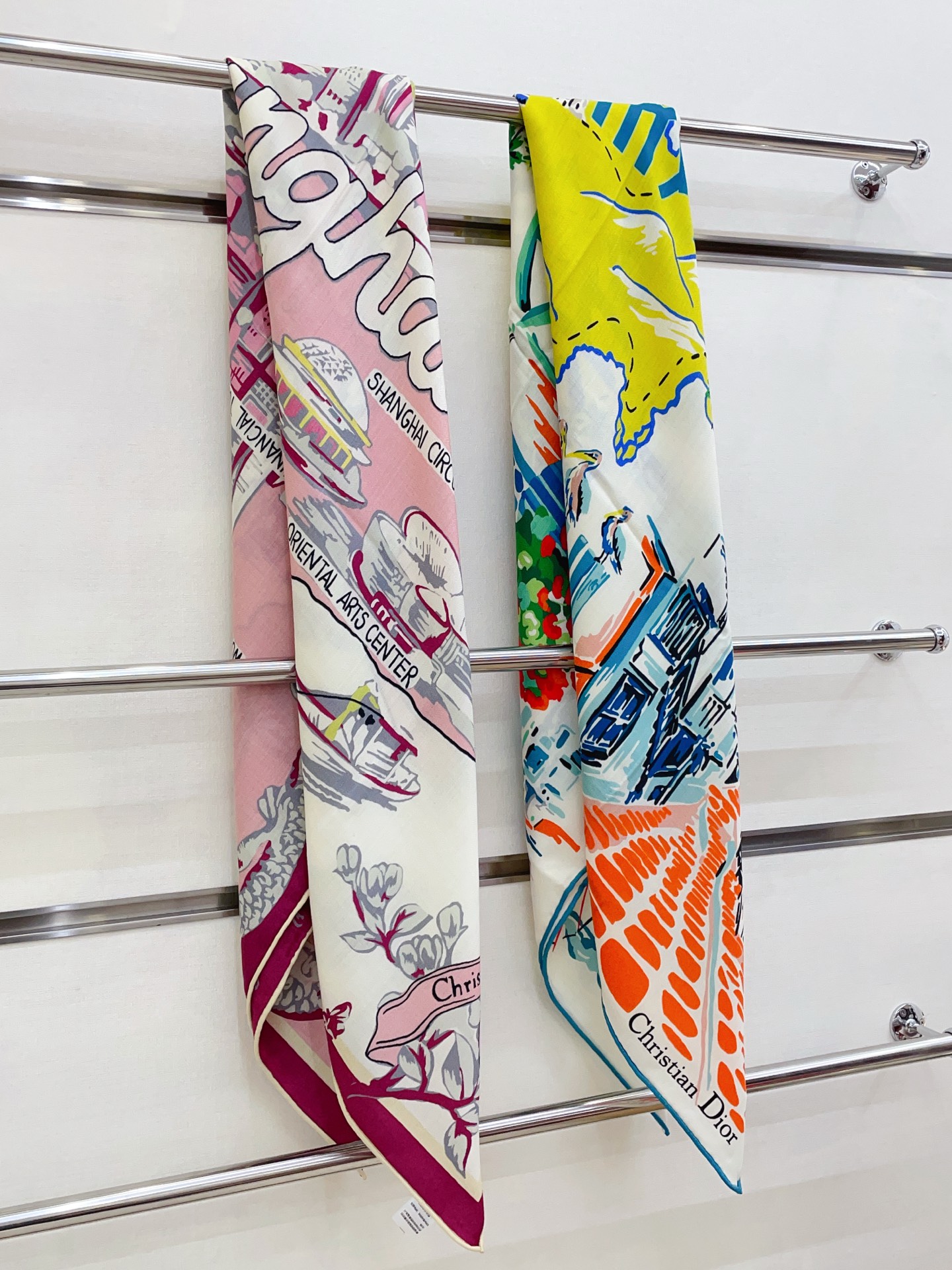 ✨✨【双面同色 丝毛款】CD家羊绒新款【城市系列2】 买了都说好看‼️推荐💕双面同色羊绒方巾‼️D家ZG