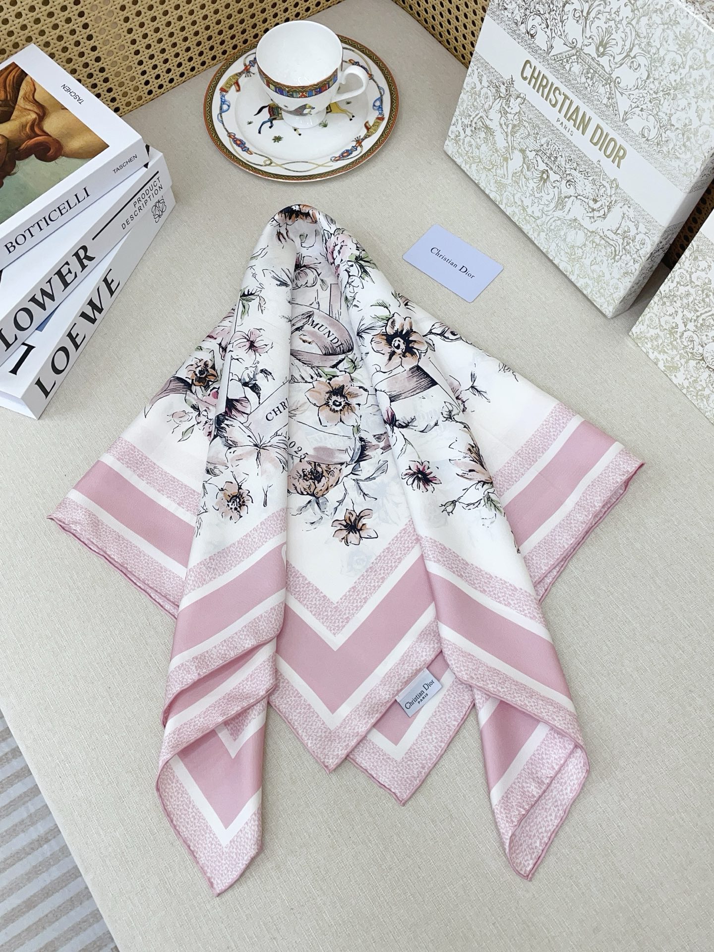 ✨✨【18姆米 双面同色】高级感爆棚❗️CD【花朵🌺元素90】高级时髦风‼️配色非常考究，图案匠心，上身