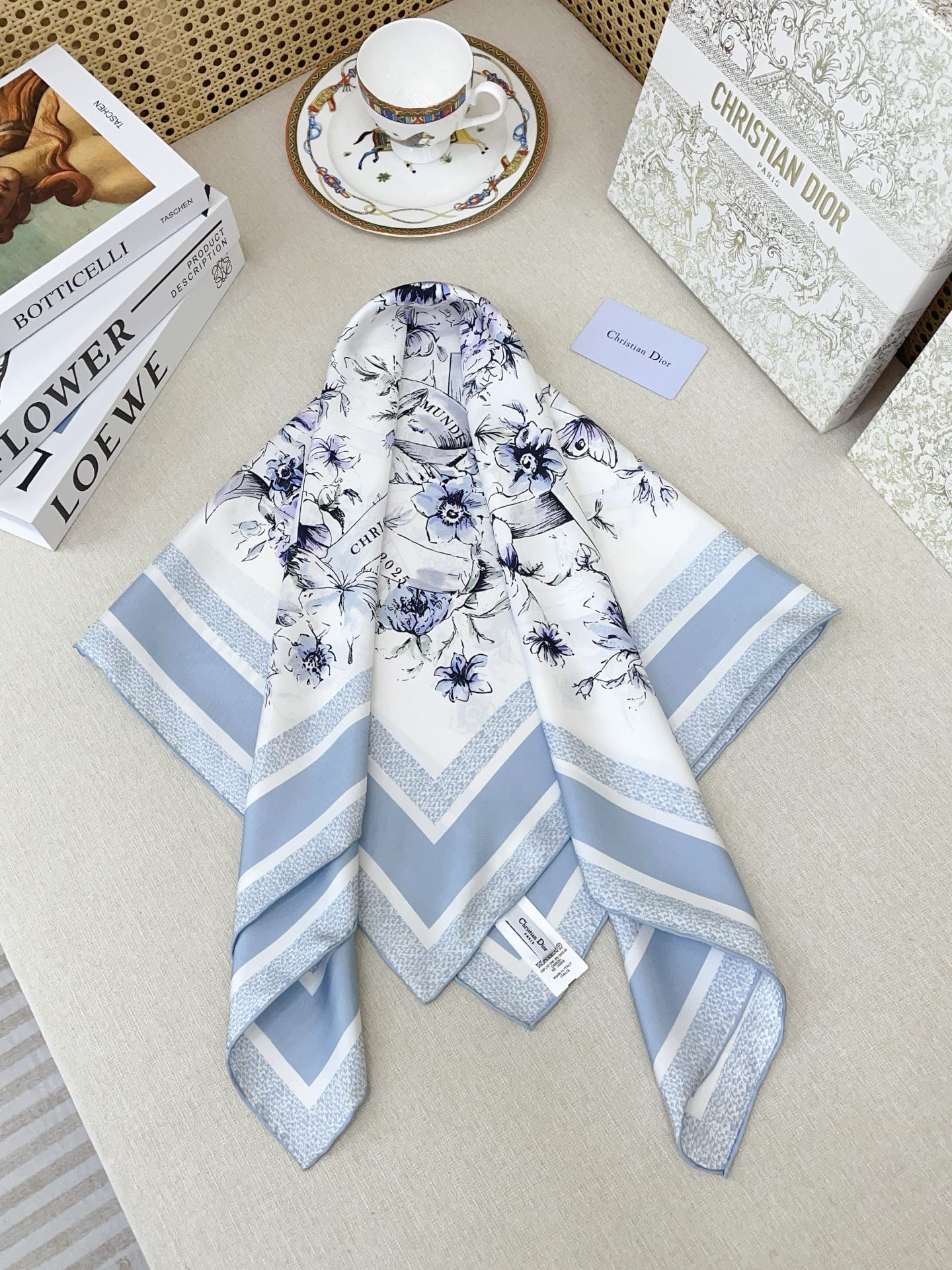 ✨✨【18姆米 双面同色】高级感爆棚❗️CD【花朵🌺元素90】高级时髦风‼️配色非常考究，图案匠心，上身