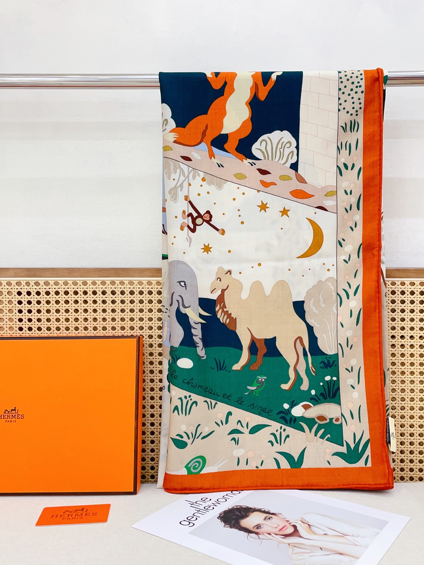 ✨✨【双面同色 丝毛款】H家羊绒新款 买了都说好看‼️推荐💕【伊索寓言绘本】羊绒方巾‼️H家ZG爆款🎁💟