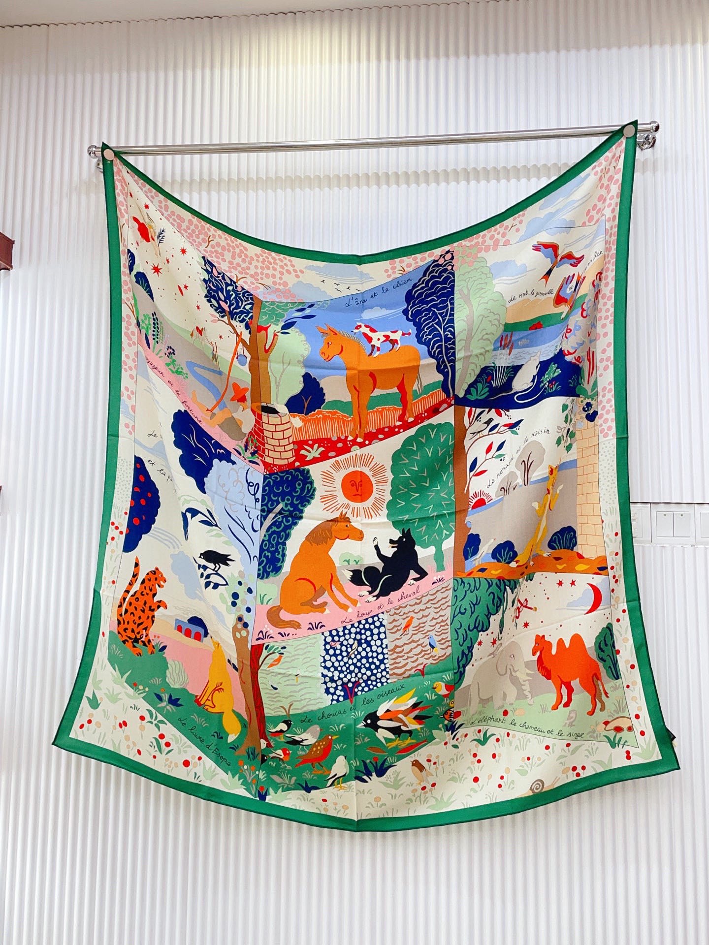 ✨✨【双面同色 丝毛款】H家羊绒新款 买了都说好看‼️推荐💕【伊索寓言绘本】羊绒方巾‼️H家ZG爆款🎁💟