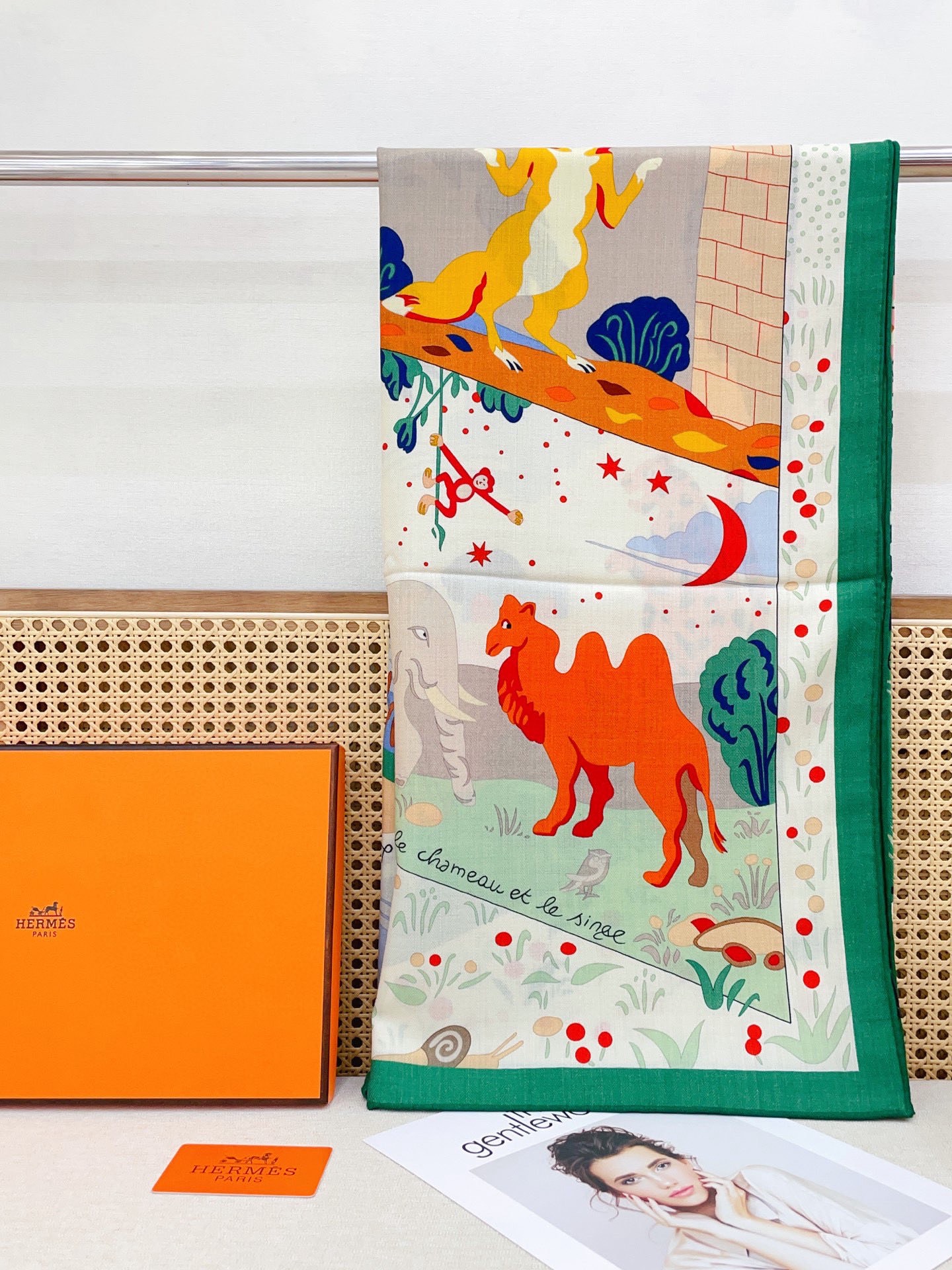 ✨✨【双面同色 丝毛款】H家羊绒新款 买了都说好看‼️推荐💕【伊索寓言绘本】羊绒方巾‼️H家ZG爆款🎁💟