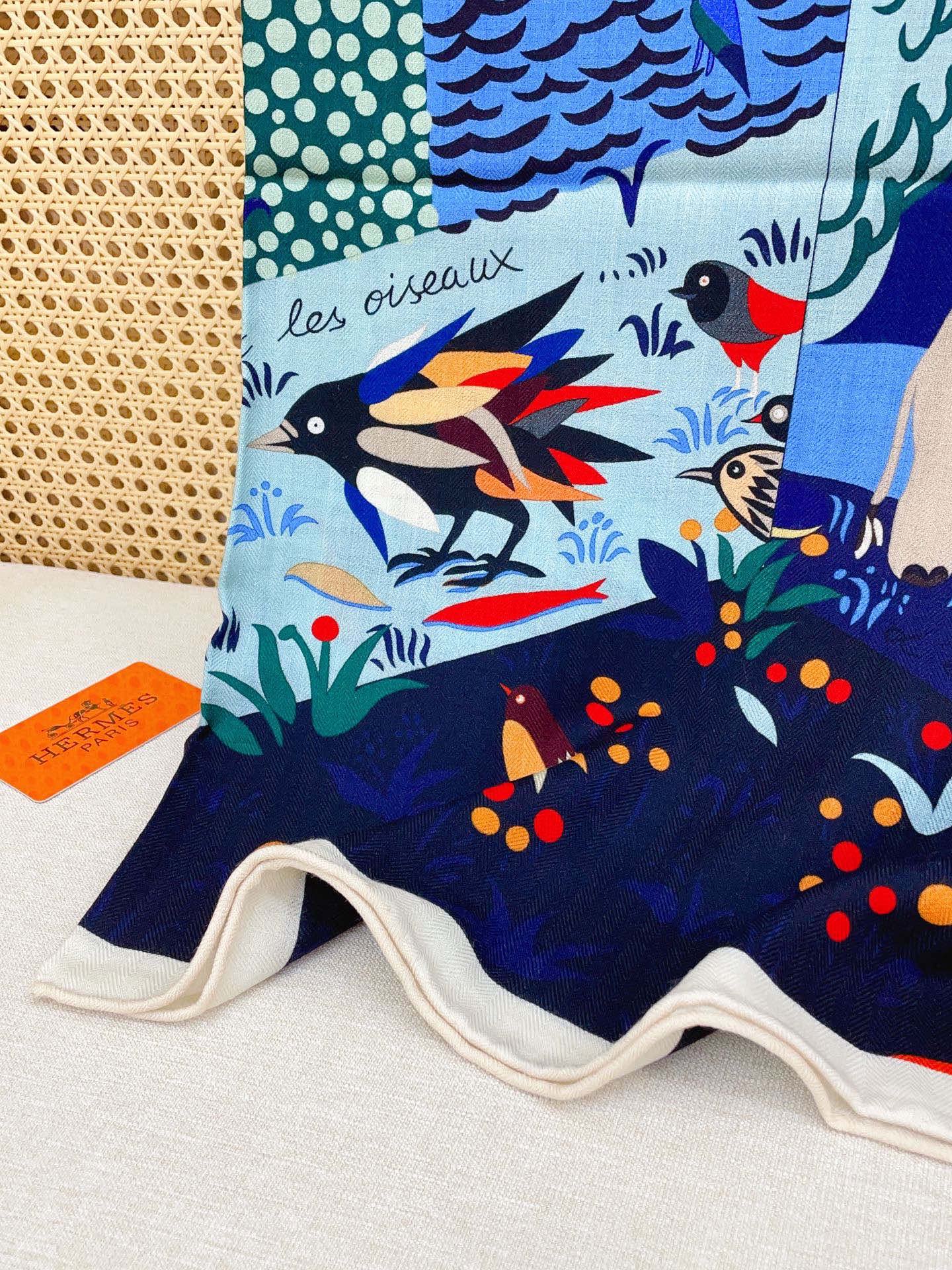 ✨✨【双面同色 丝毛款】H家羊绒新款 买了都说好看‼️推荐💕【伊索寓言绘本】羊绒方巾‼️H家ZG爆款🎁💟