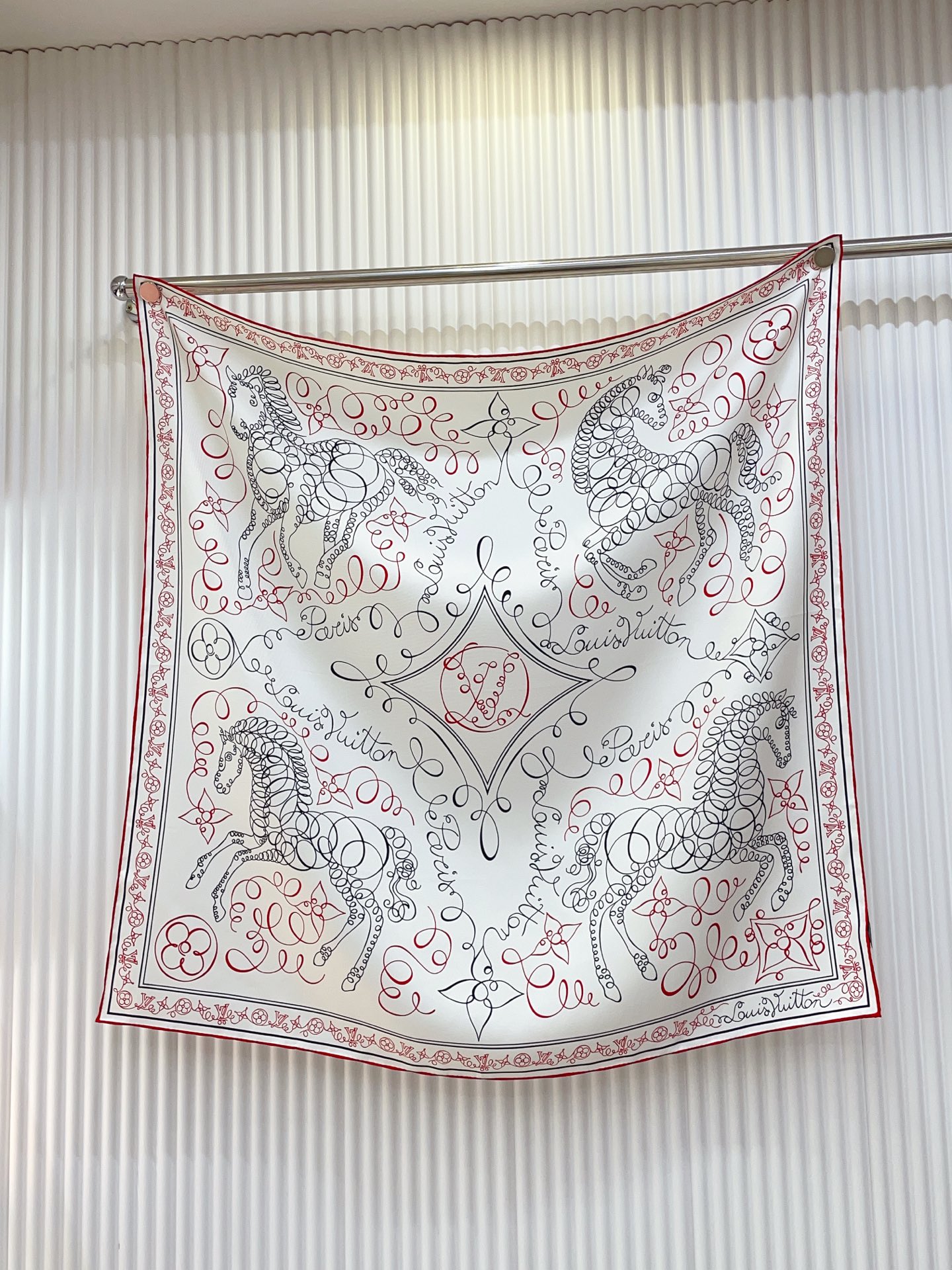 ✨✨【18姆米 双面同色】上身效果疯狂的喜欢❗️专柜也是刚刚上架的，L*最最新款~非常有看头，L的这类元