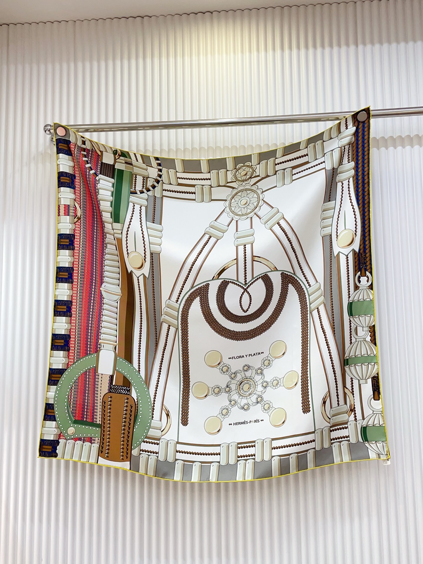 ✨✨【18姆米 双面同色】H**S真丝新款🆕👏👏买了都说好看‼️推荐💕【银花集 90】真丝方巾，顶级工艺