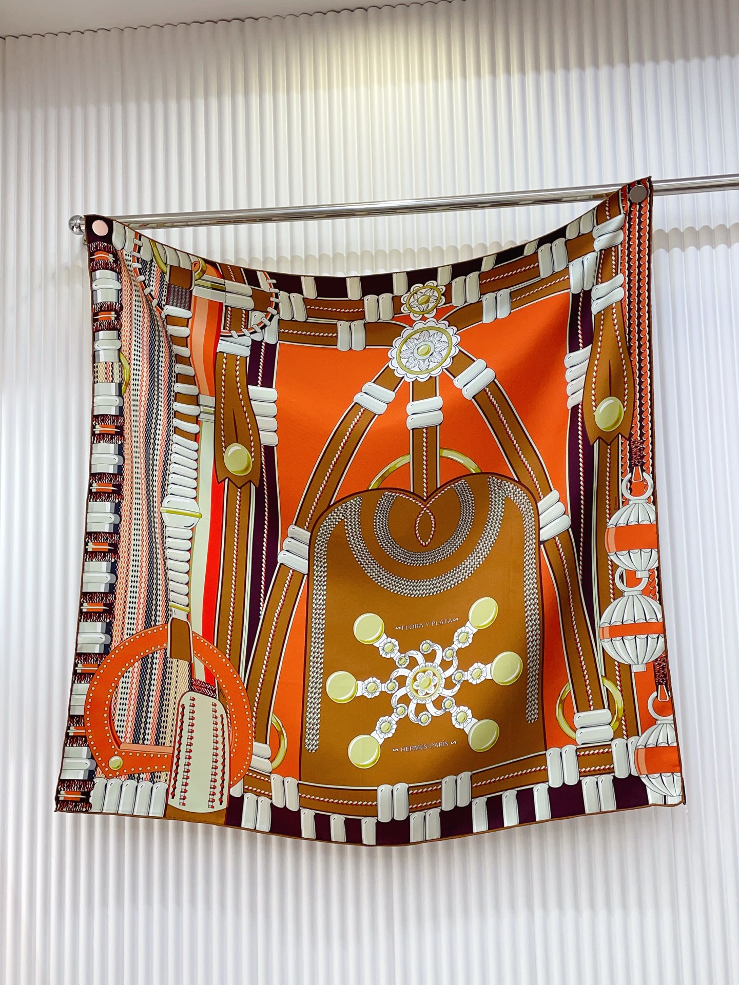 ✨✨【18姆米 双面同色】H**S真丝新款🆕👏👏买了都说好看‼️推荐💕【银花集 90】真丝方巾，顶级工艺