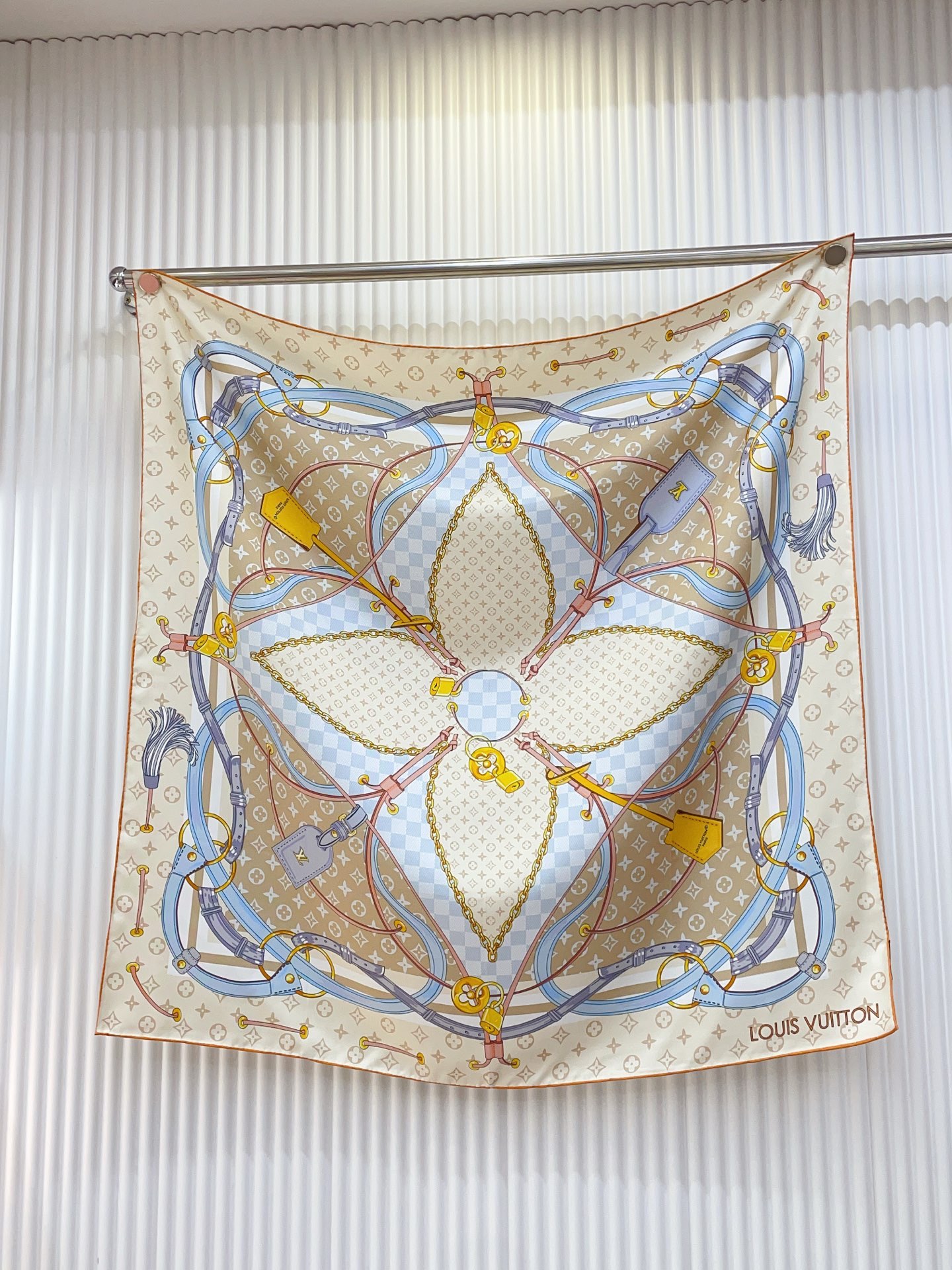 ✨✨【18姆米 双面同色】上身效果疯狂的喜欢❗️专柜也是刚刚上架的，L*最最新款~非常有看头，L的这类元