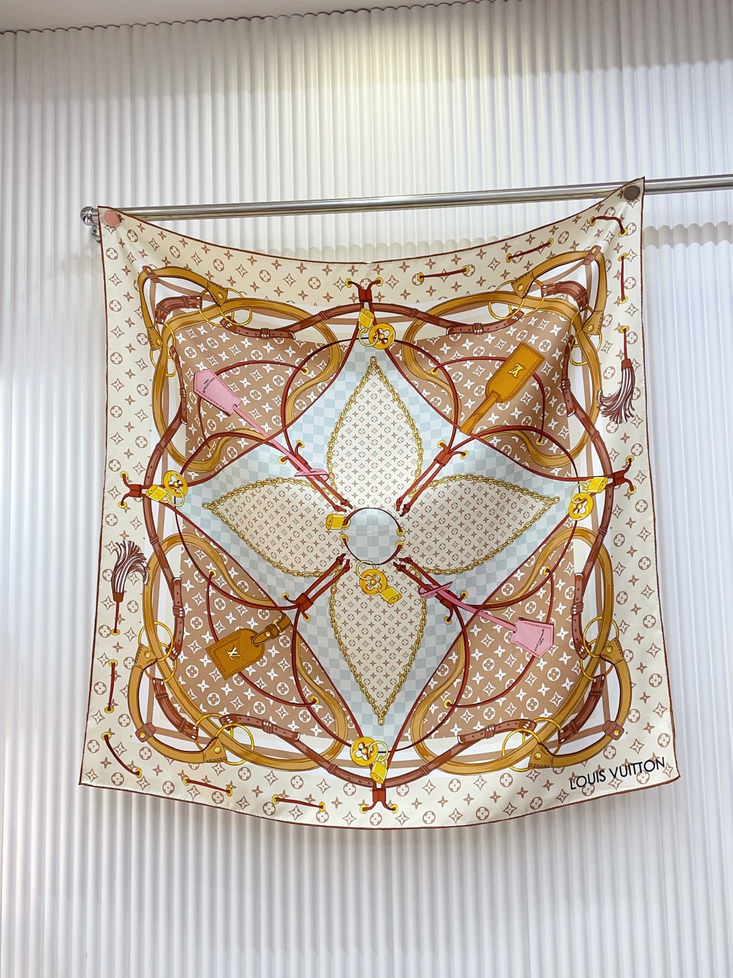 ✨✨【18姆米 双面同色】上身效果疯狂的喜欢❗️专柜也是刚刚上架的，L*最最新款~非常有看头，L的这类元