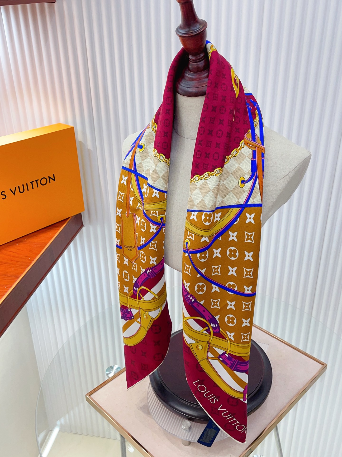 ✨✨【18姆米 双面同色】上身效果疯狂的喜欢❗️专柜也是刚刚上架的，L*最最新款~非常有看头，L的这类元