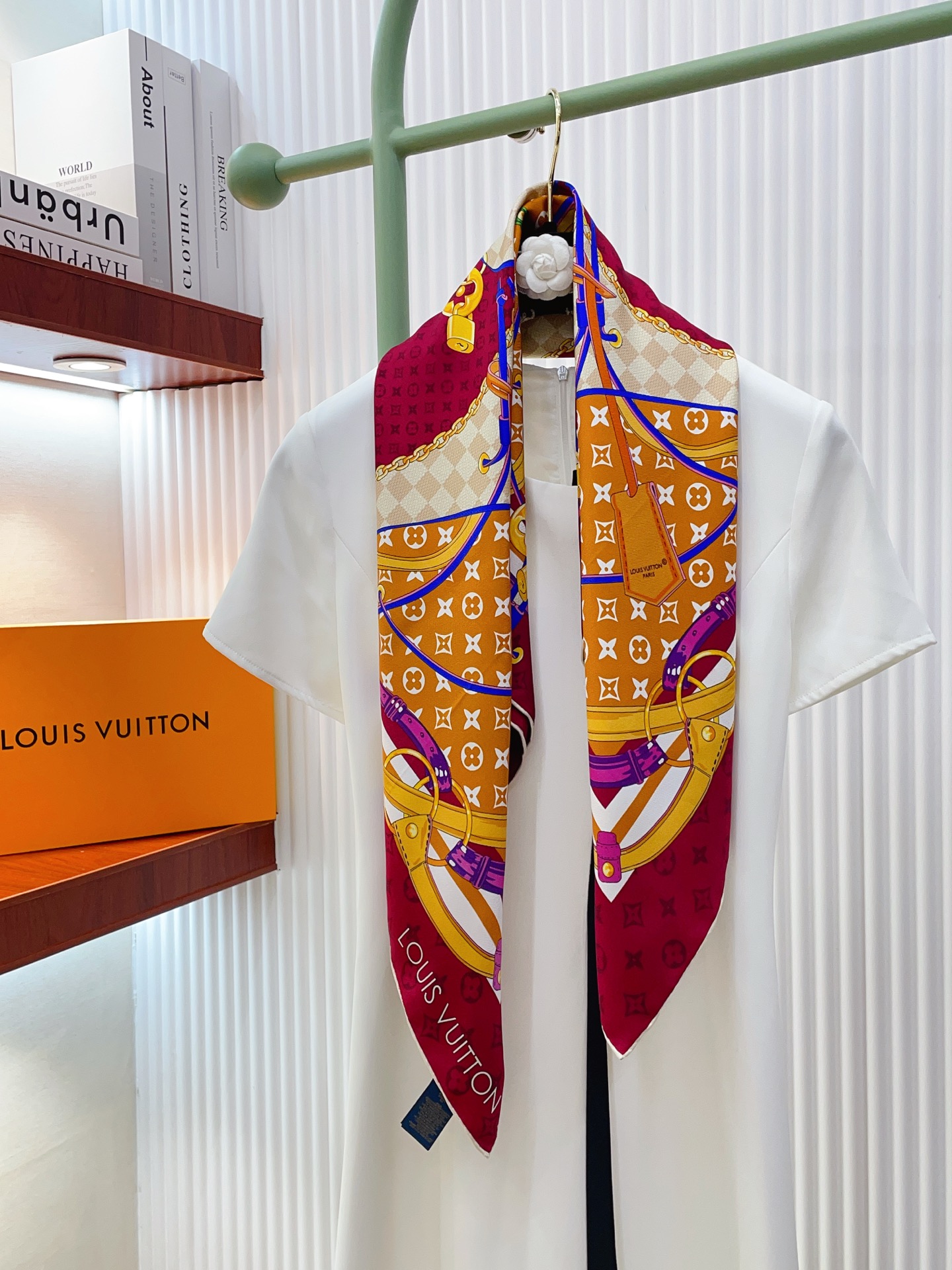 ✨✨【18姆米 双面同色】上身效果疯狂的喜欢❗️专柜也是刚刚上架的，L*最最新款~非常有看头，L的这类元