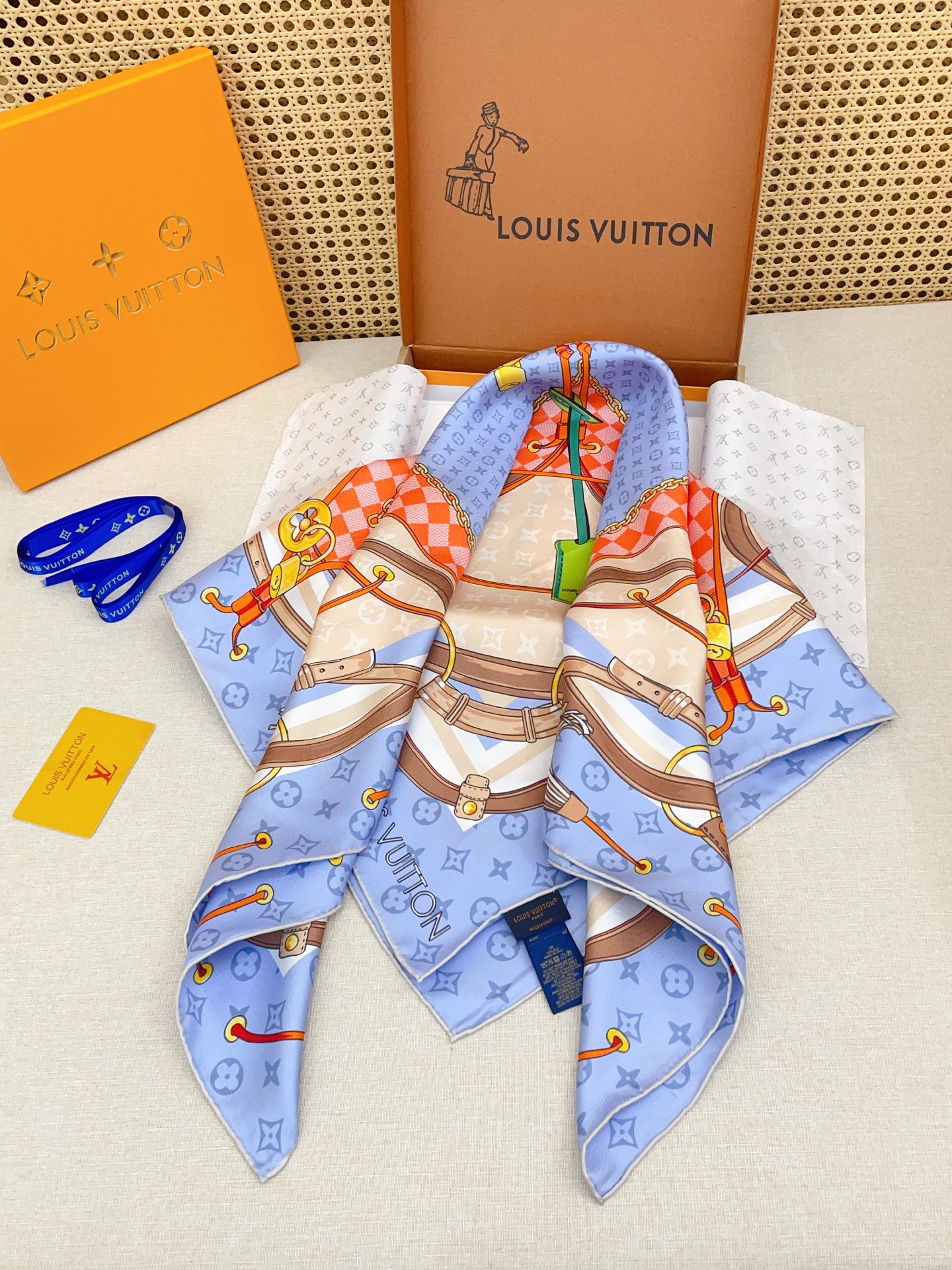 ✨✨【18姆米 双面同色】新款小香‼️美翻了[流泪]最新御用殿堂级极品‼️经典元素图案设计风格❗️美丽至