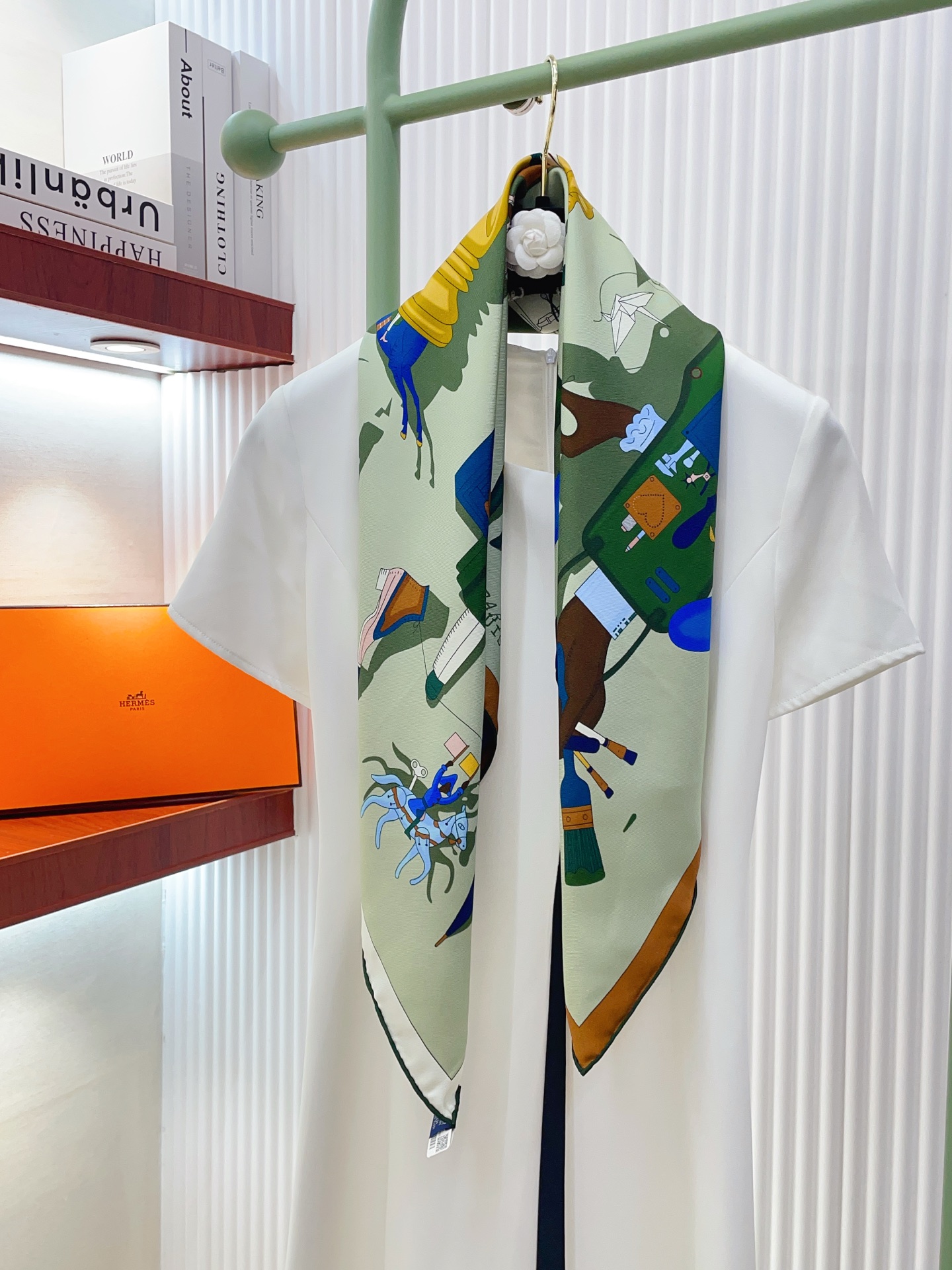 ✨✨【18姆米 双面同色】H**S真丝新款🆕👏👏买了都说好看‼️推荐💕【精巧错觉 90】真丝方巾，顶级工