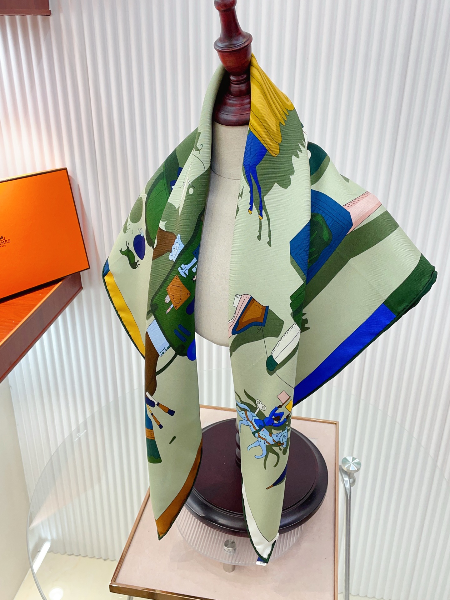 ✨✨【18姆米 双面同色】H**S真丝新款🆕👏👏买了都说好看‼️推荐💕【精巧错觉 90】真丝方巾，顶级工