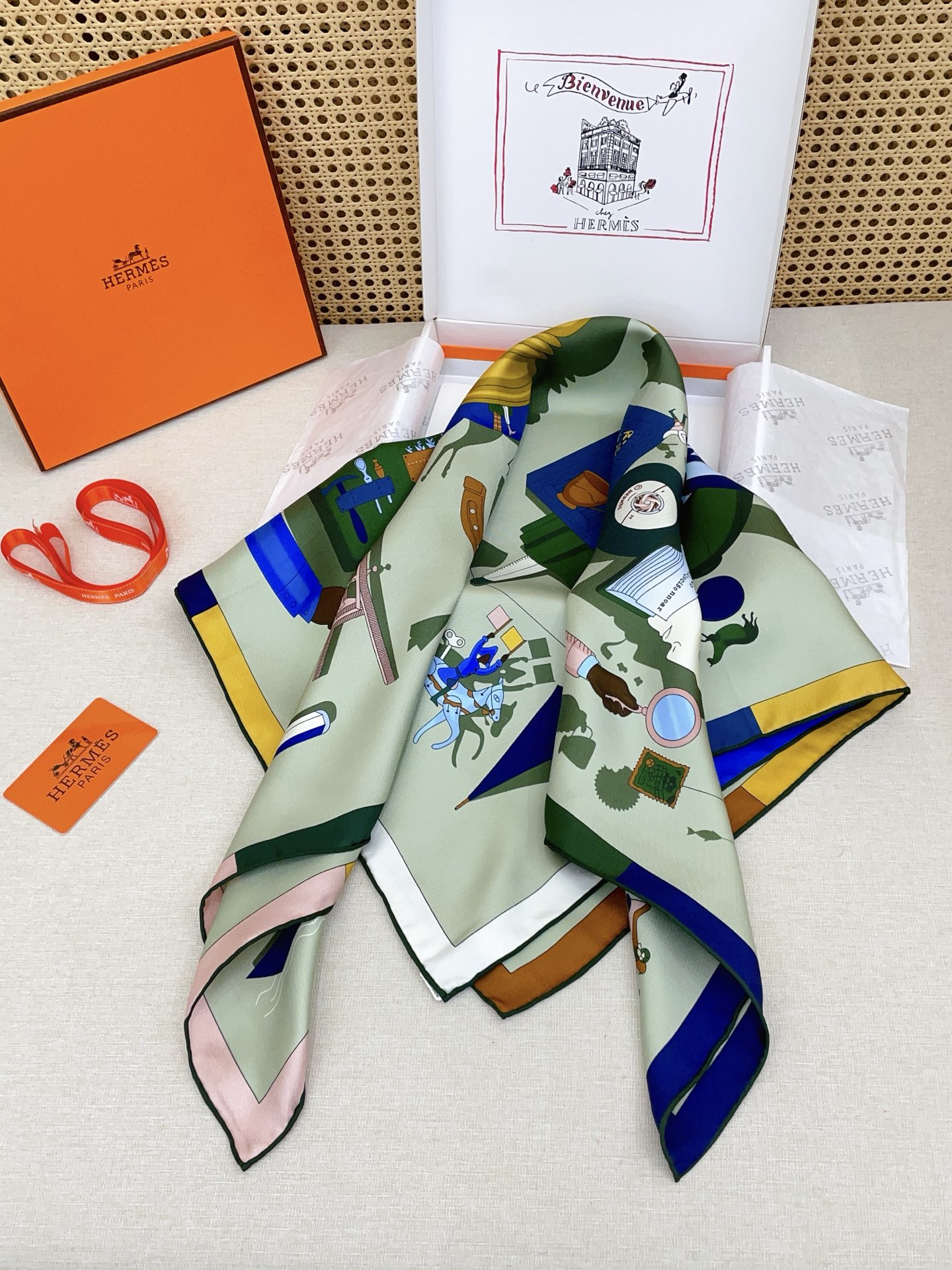 ✨✨【18姆米 双面同色】H**S真丝新款🆕👏👏买了都说好看‼️推荐💕【精巧错觉 90】真丝方巾，顶级工