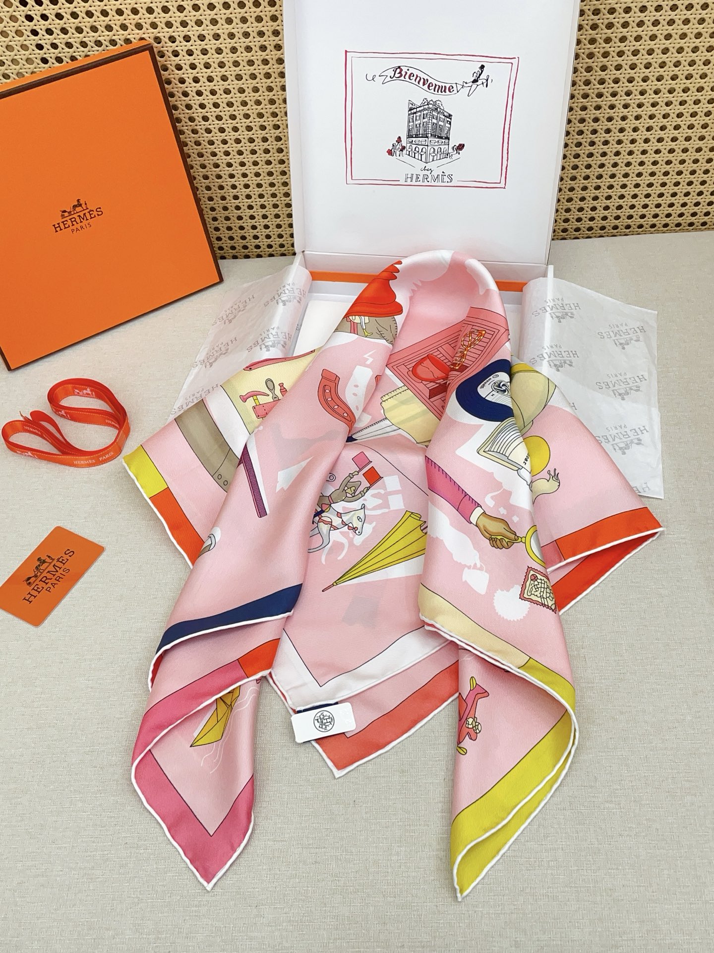 ✨✨【18姆米 双面同色】H**S真丝新款🆕👏👏买了都说好看‼️推荐💕【精巧错觉 90】真丝方巾，顶级工