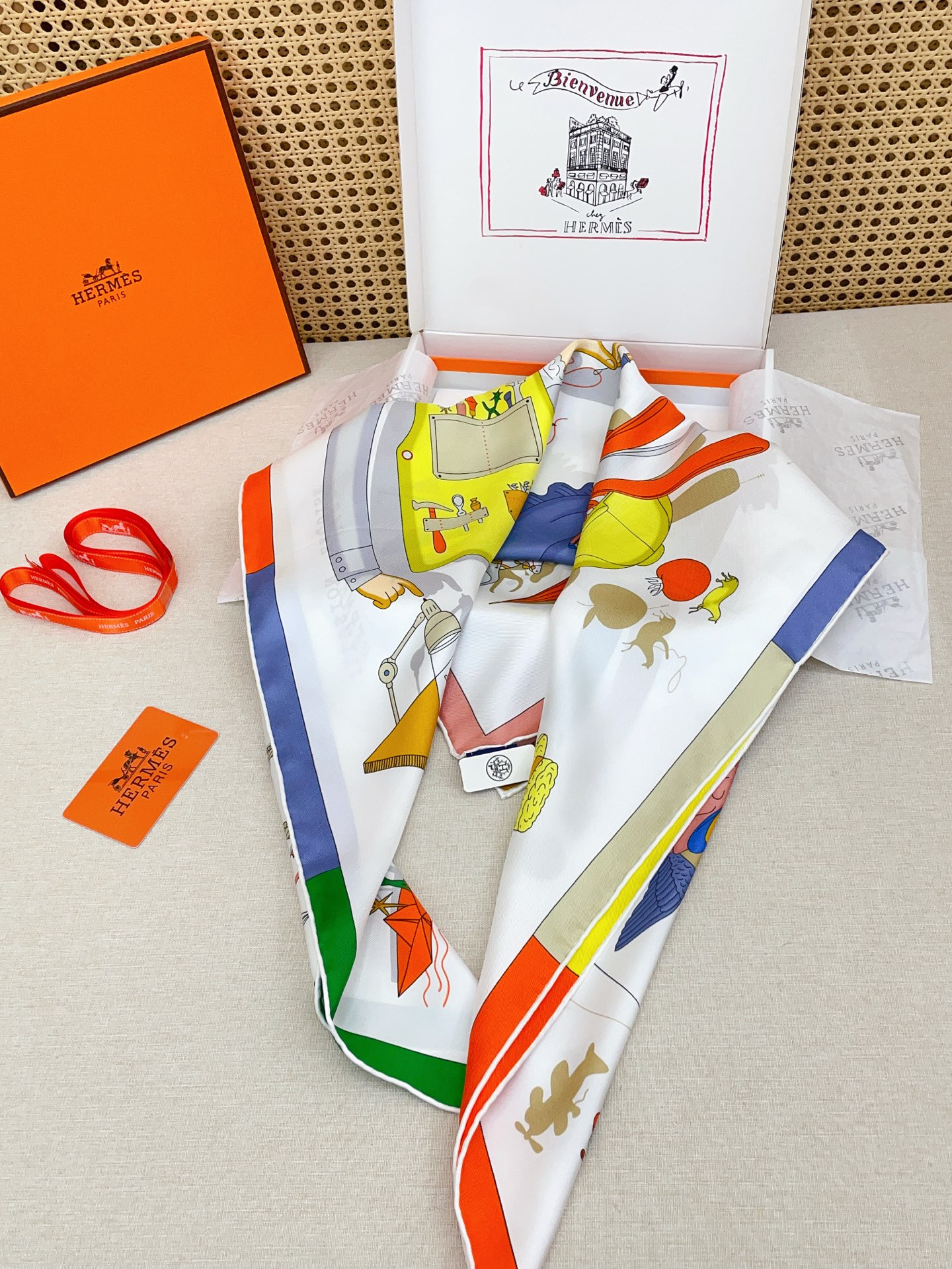 ✨✨【18姆米 双面同色】H**S真丝新款🆕👏👏买了都说好看‼️推荐💕【精巧错觉 90】真丝方巾，顶级工