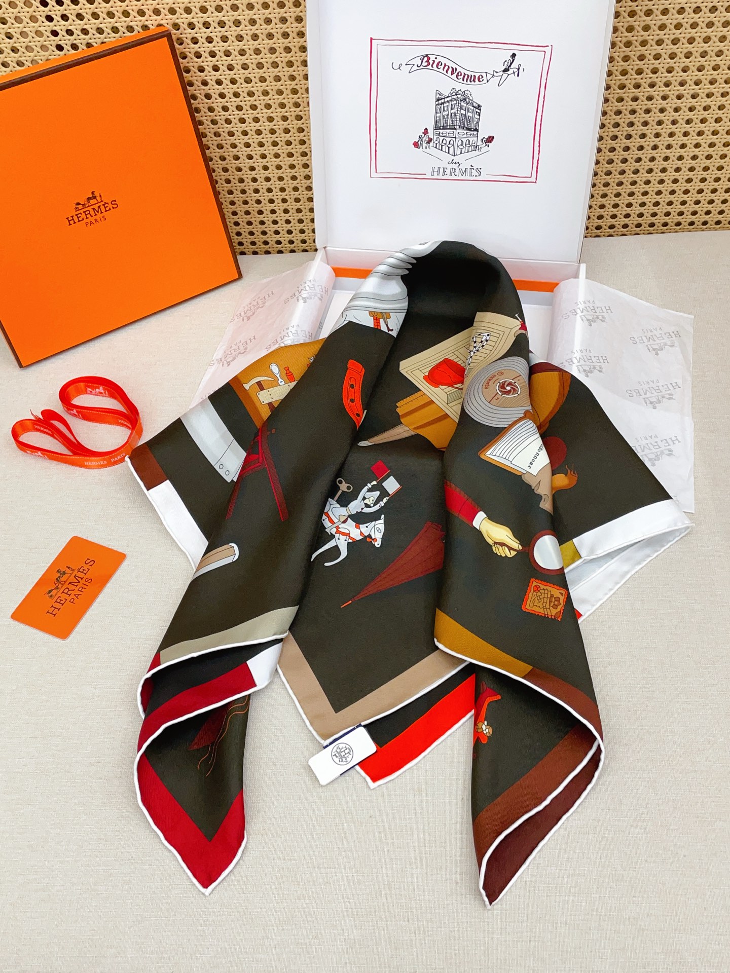 ✨✨【18姆米 双面同色】H**S真丝新款🆕👏👏买了都说好看‼️推荐💕【精巧错觉 90】真丝方巾，顶级工