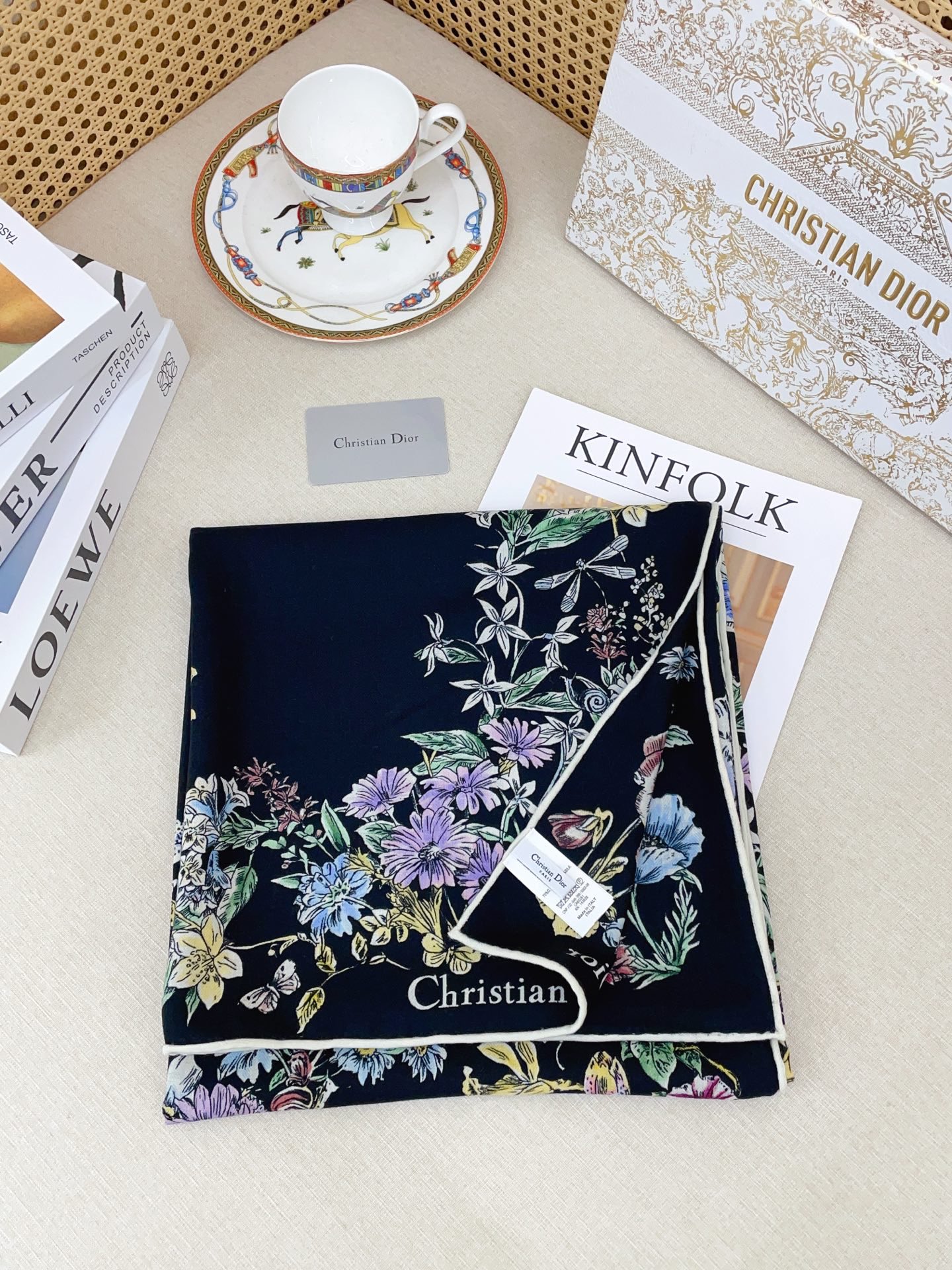 ✨✨【双面同色 丝毛款】CD家羊绒新款 买了都说好看‼️推荐💕双面同色羊绒方巾‼️D家ZG爆款🎁💟立体呈