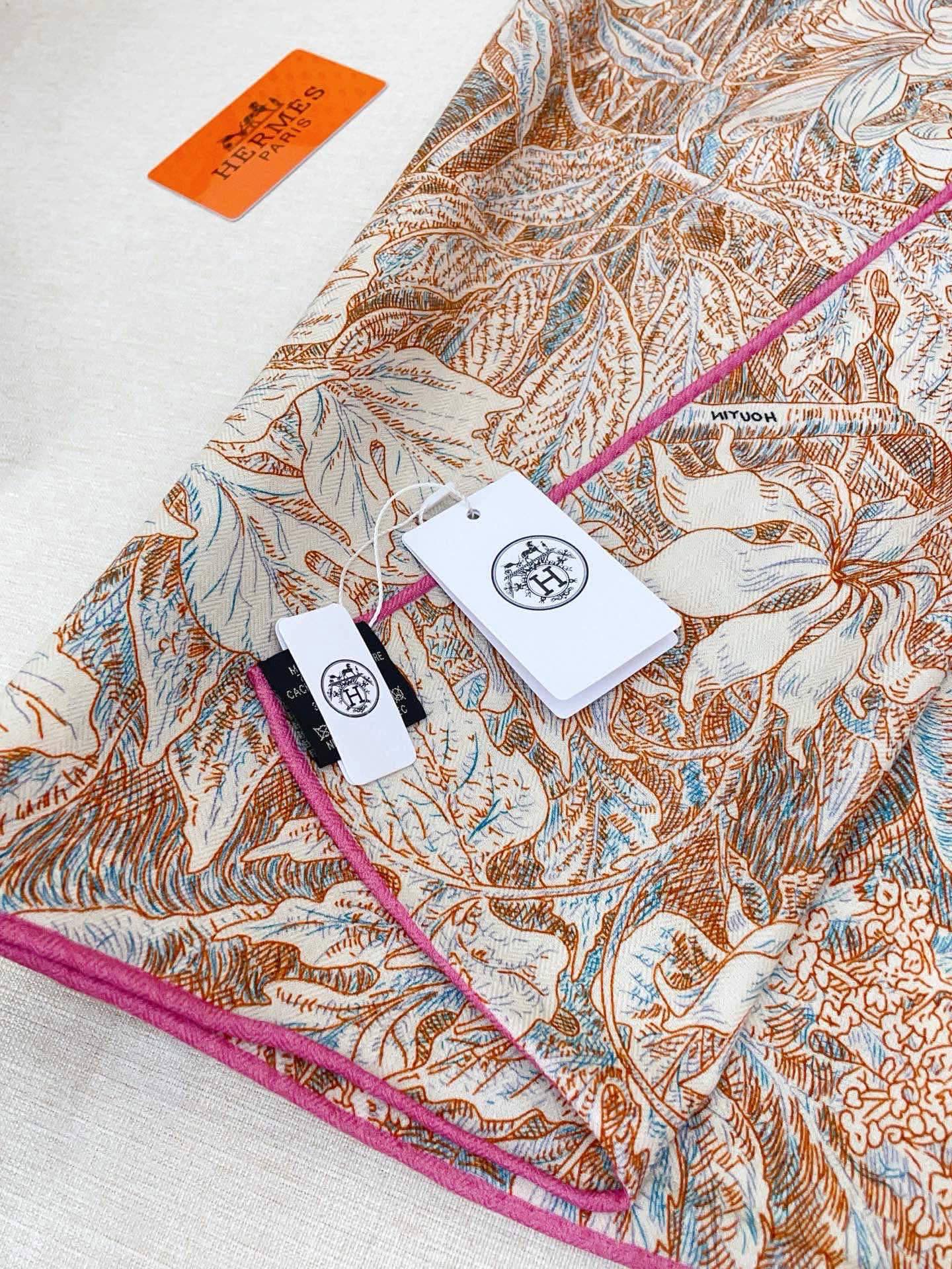 ✨✨【双面同色 丝毛款】H家羊绒新款 买了都说好看‼️推荐💕【巴勒莫植物园 140】羊绒方巾‼️H家ZG