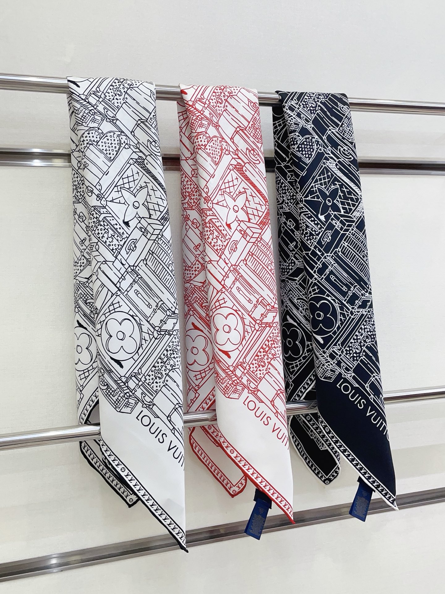 ✨✨【18姆米 双面同色】上身效果疯狂的喜欢❗️专柜也是刚刚上架的，L*最最新款~非常有看头，L的这类元