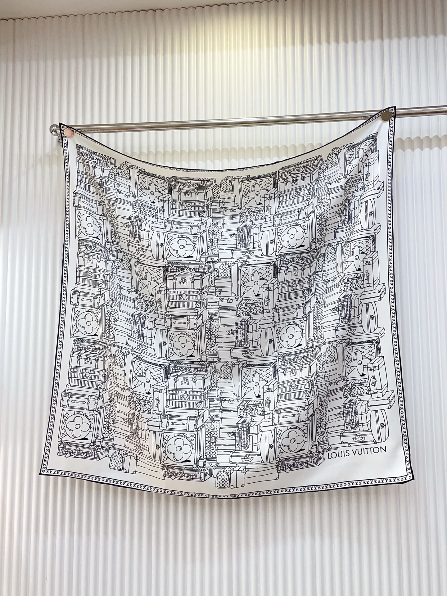 ✨✨【18姆米 双面同色】上身效果疯狂的喜欢❗️专柜也是刚刚上架的，L*最最新款~非常有看头，L的这类元