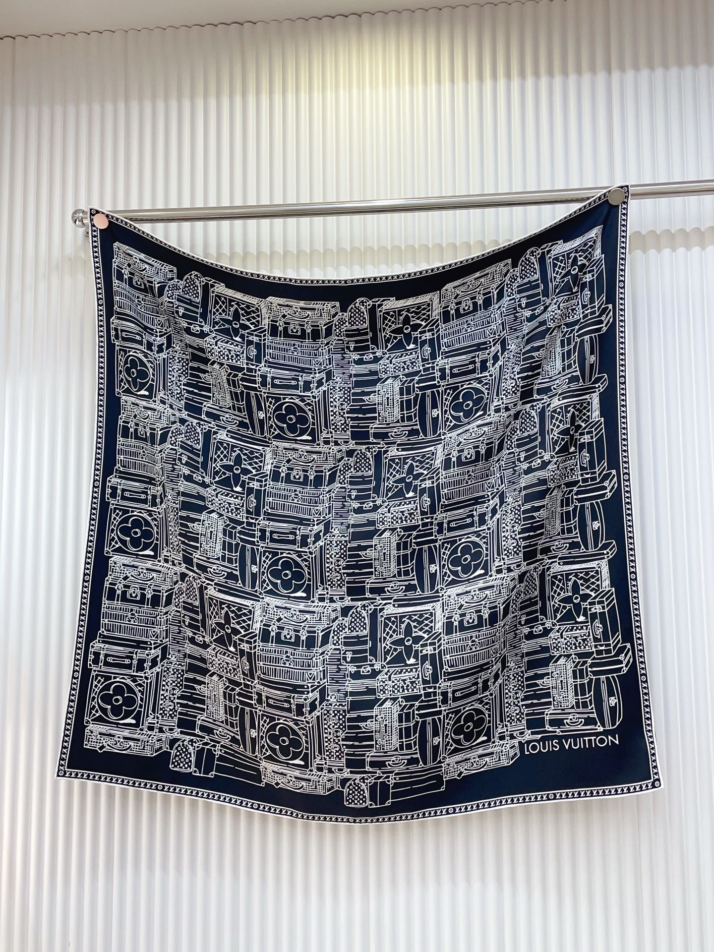 ✨✨【18姆米 双面同色】上身效果疯狂的喜欢❗️专柜也是刚刚上架的，L*最最新款~非常有看头，L的这类元