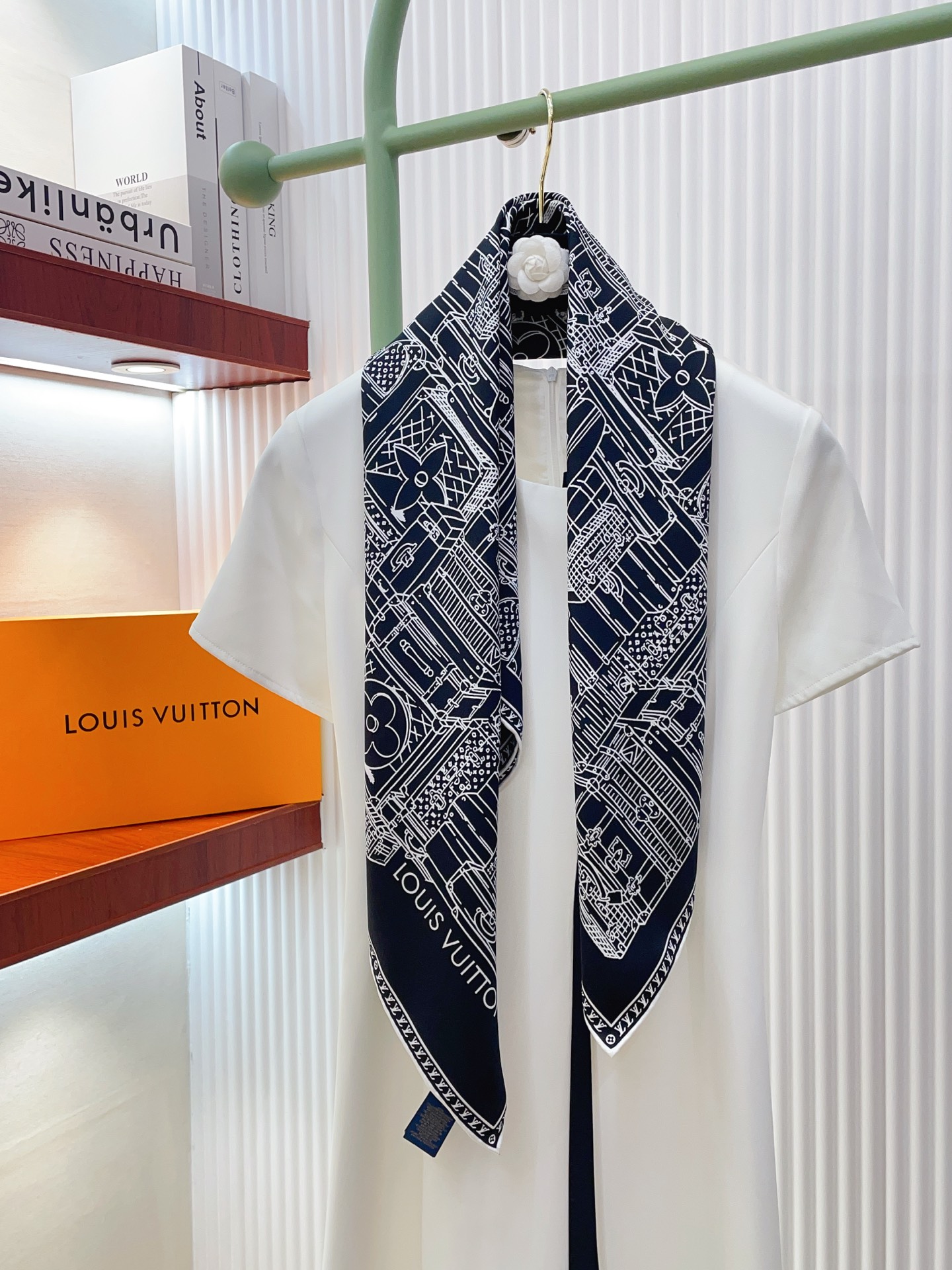 ✨✨【18姆米 双面同色】上身效果疯狂的喜欢❗️专柜也是刚刚上架的，L*最最新款~非常有看头，L的这类元